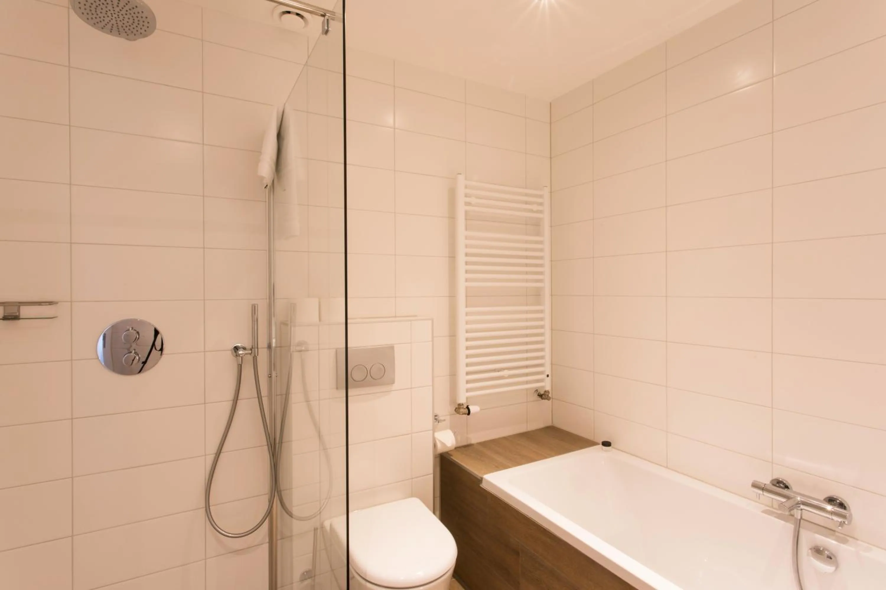 Bathroom in Rijksmonument Hotel de Sprenck - including free private parking