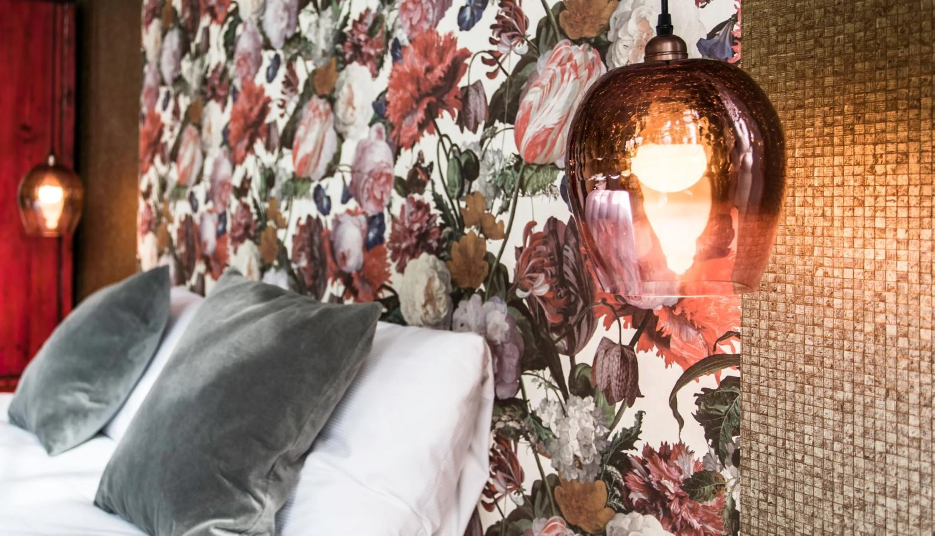 Decorative detail, Bed in Rijksmonument Hotel de Sprenck - including free private parking