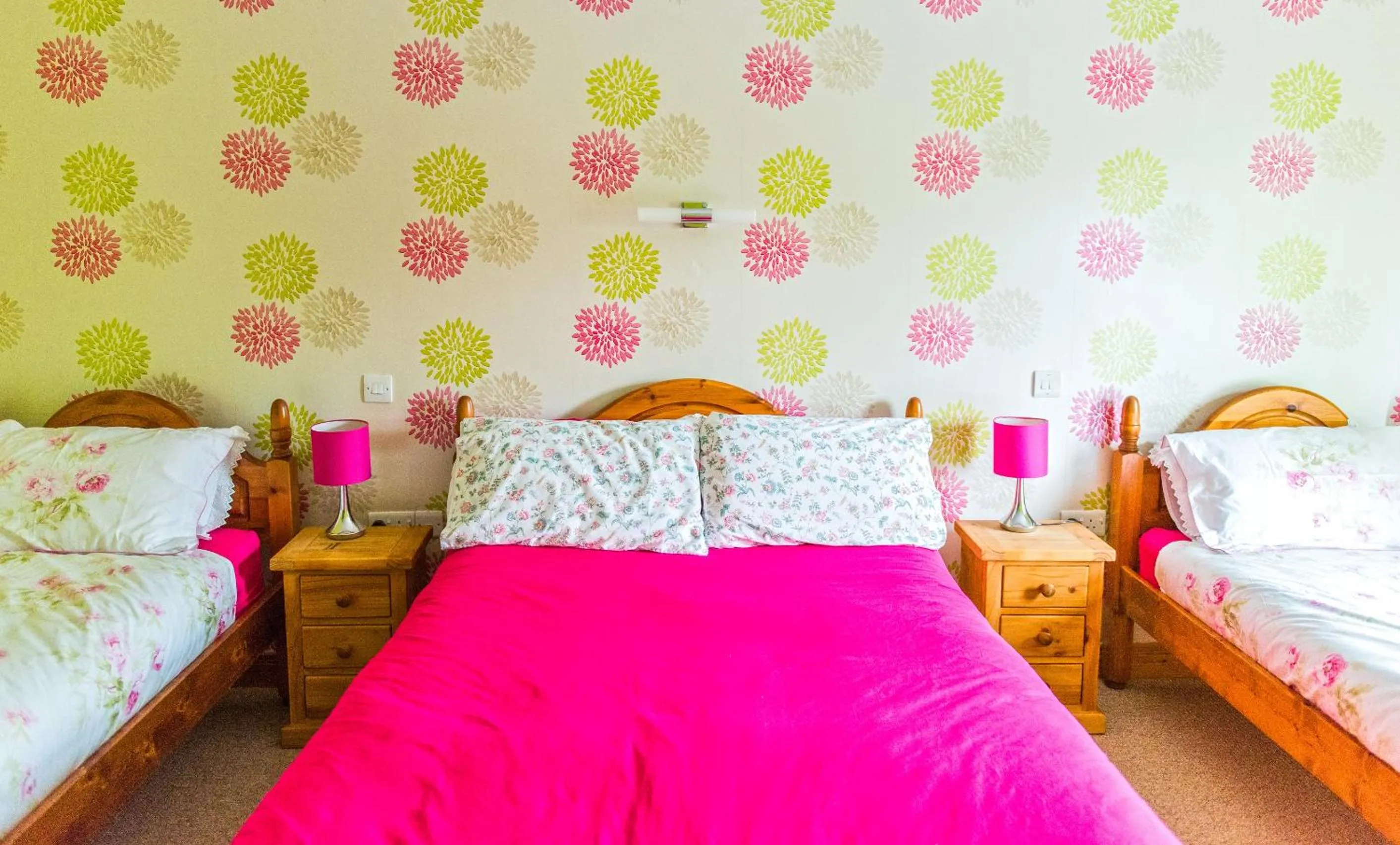 Bedroom, Bed in Melvin Country House