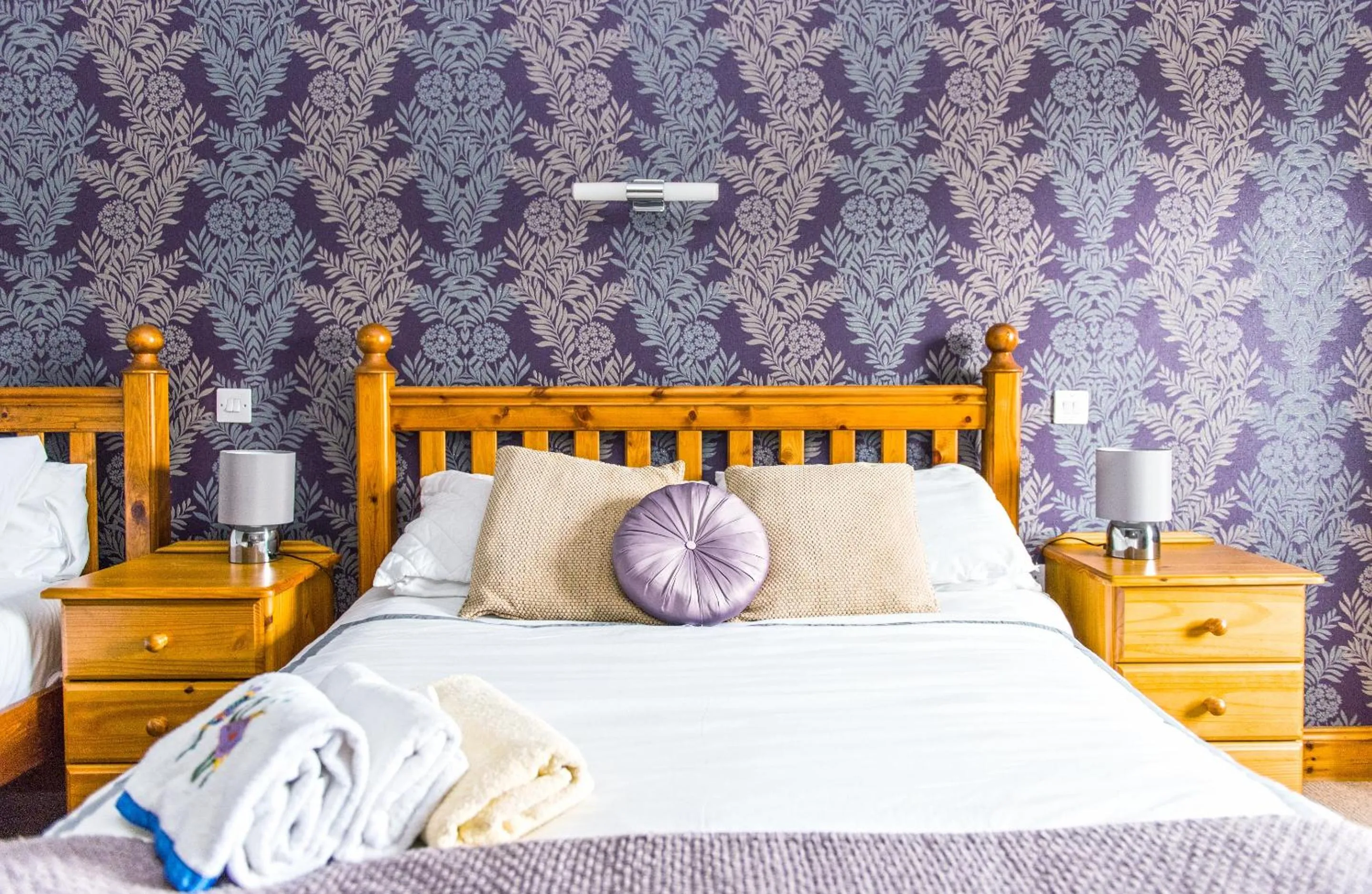 Bedroom, Bed in Melvin Country House