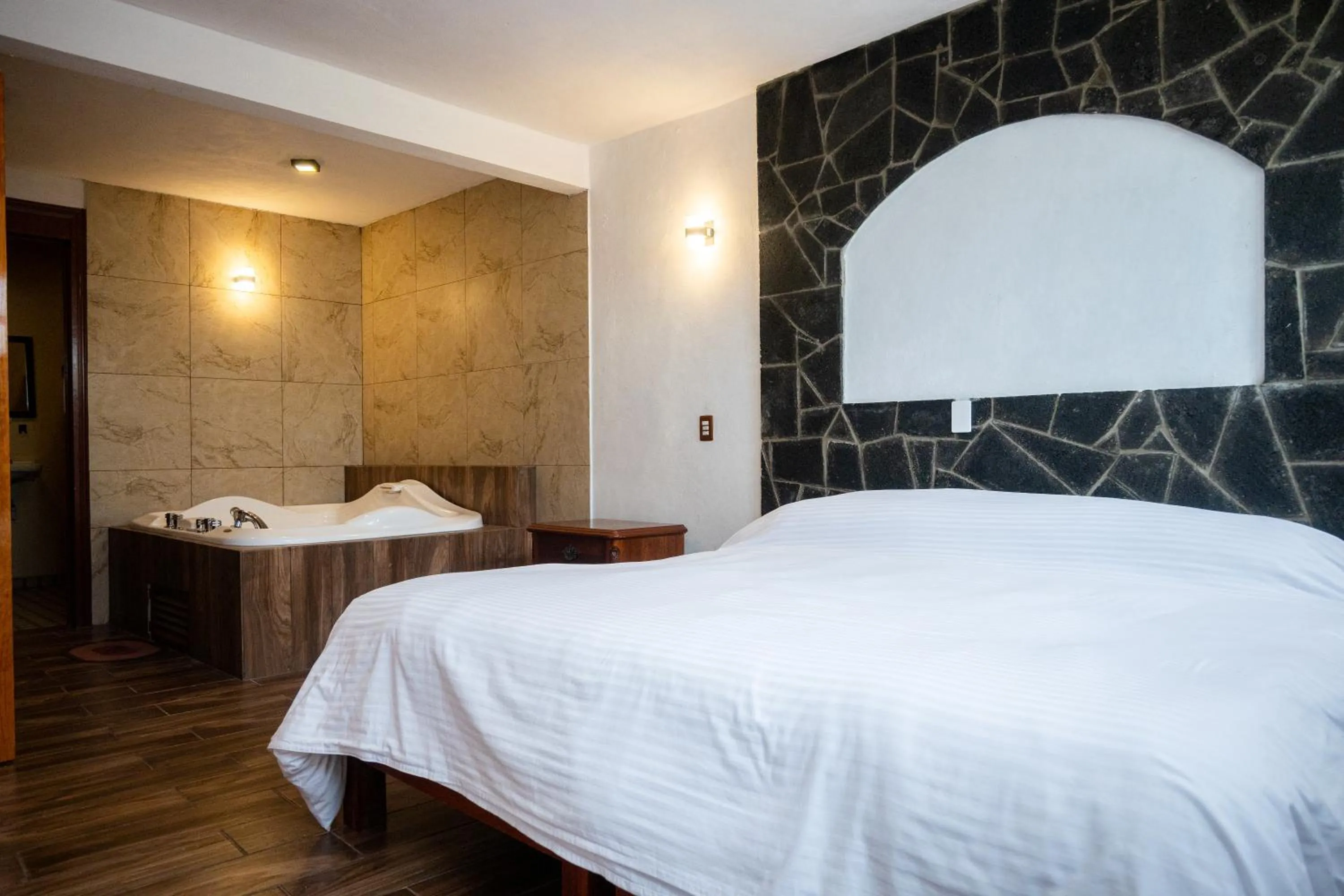 King Room with Spa Bath in Hotel Buenavista