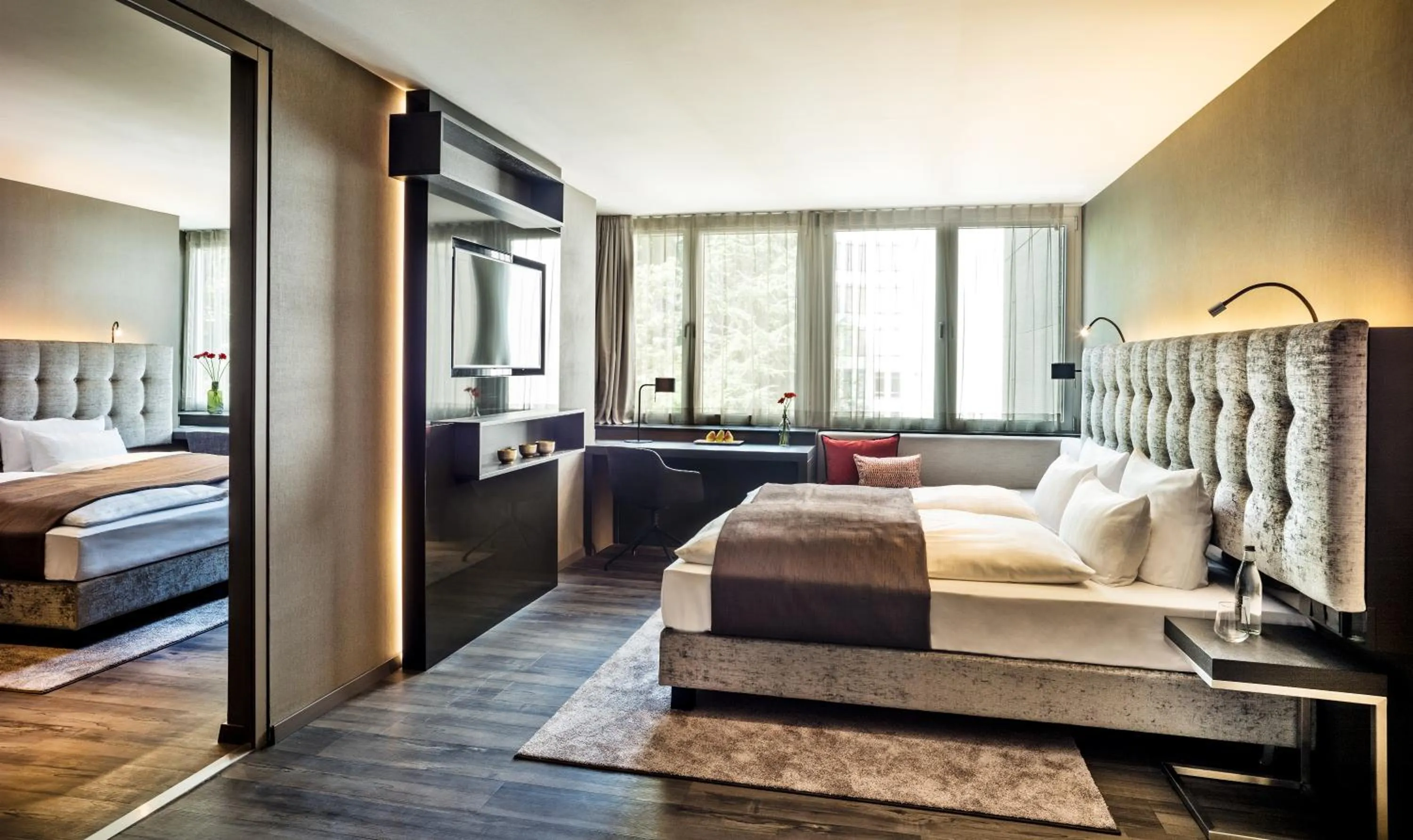 Photo of the whole room, Bed in SAKS Urban Design Hotel Frankfurt