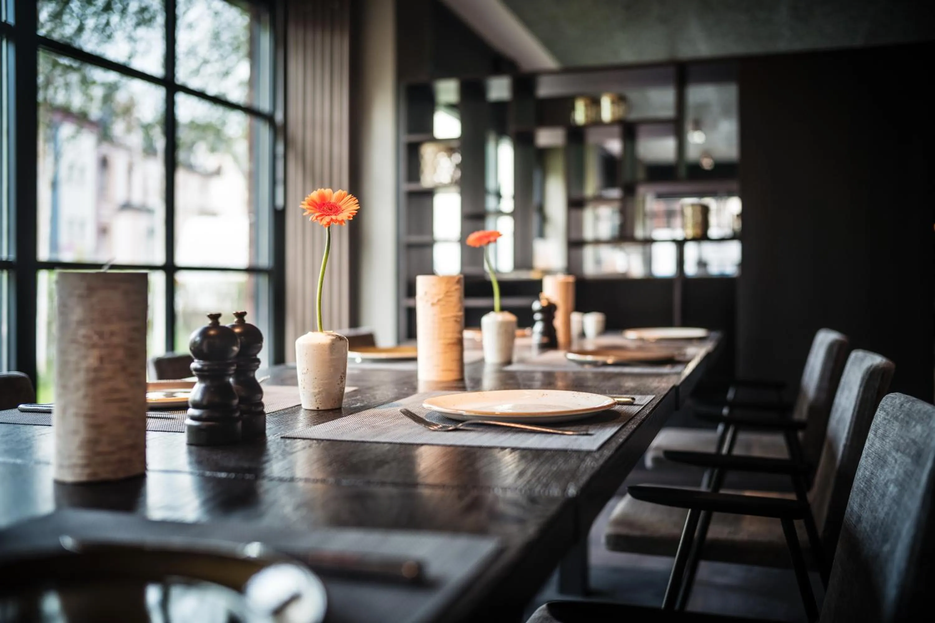 Restaurant/places to eat in SAKS Urban Design Hotel Frankfurt