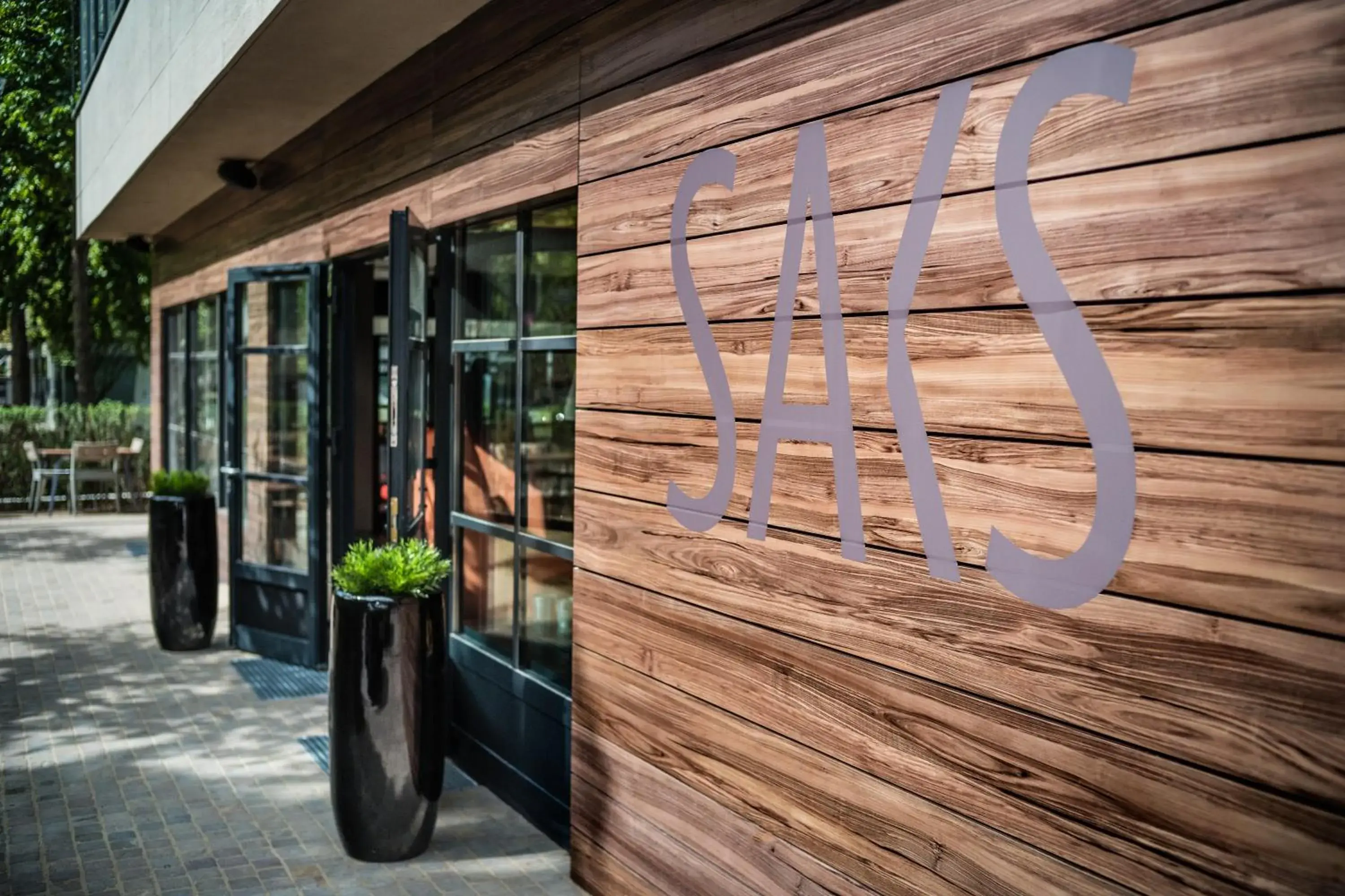 Facade/entrance in SAKS Urban Design Hotel Frankfurt Facade/entrance in SAKS Urban Design Hotel Frankfurt