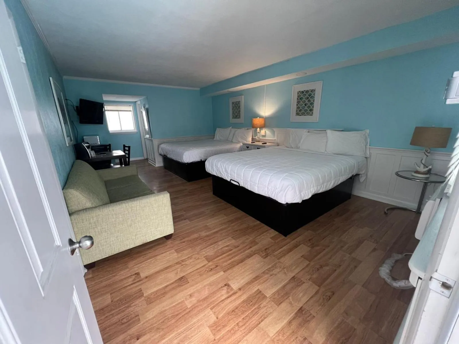 Bedroom, Bed in Saratoga Resort