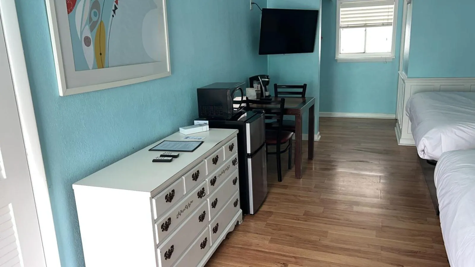 Photo of the whole room, Bed in Saratoga Resort