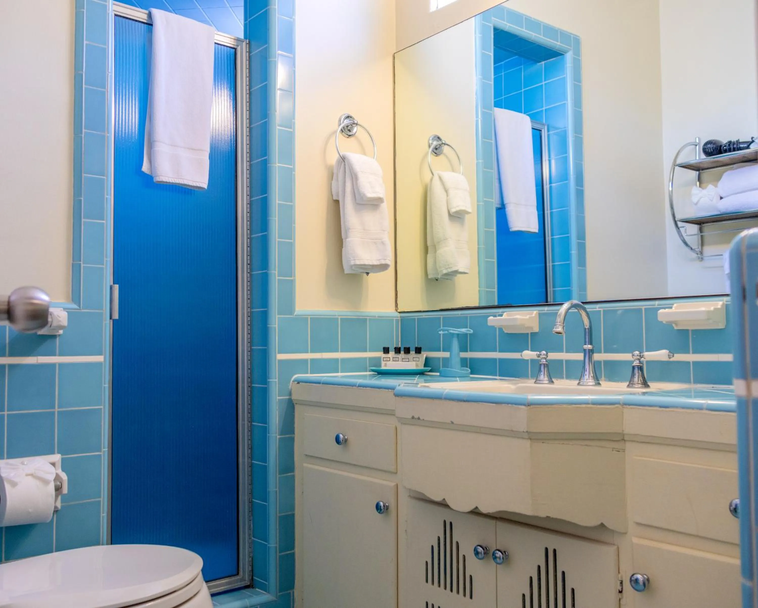 Bathroom in The Hideaway - 21 and Over