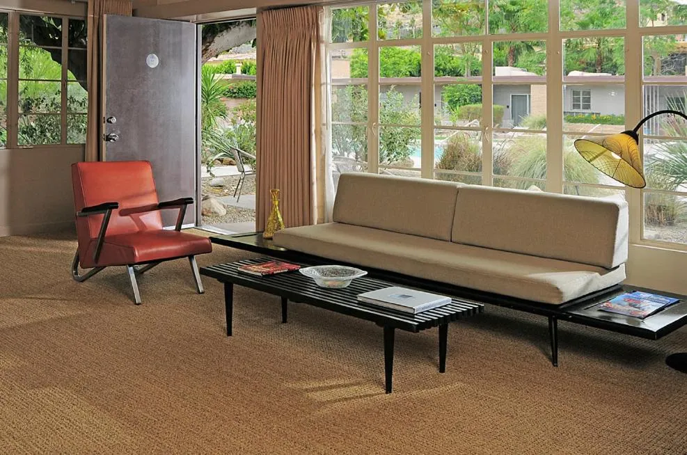 Living room in The Hideaway - 21 and Over