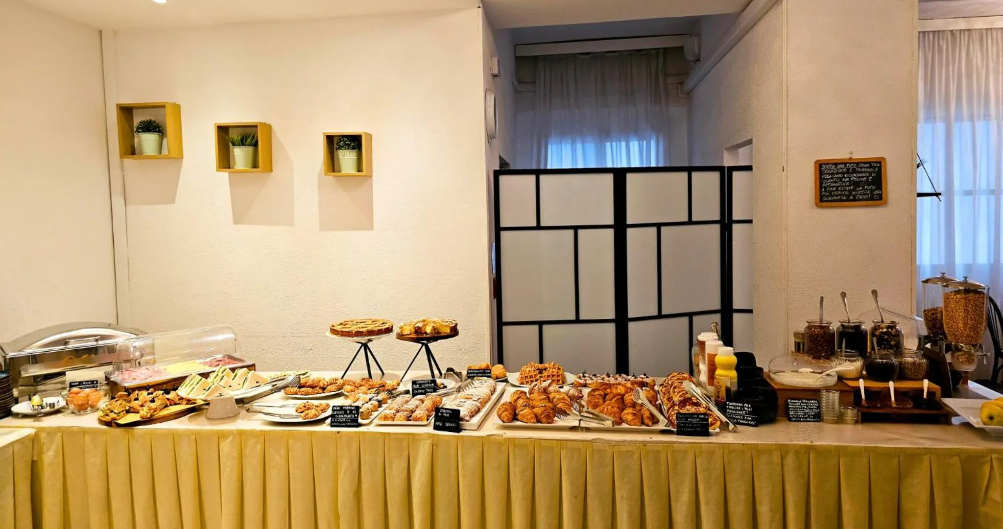 Breakfast in Hotel Bellini