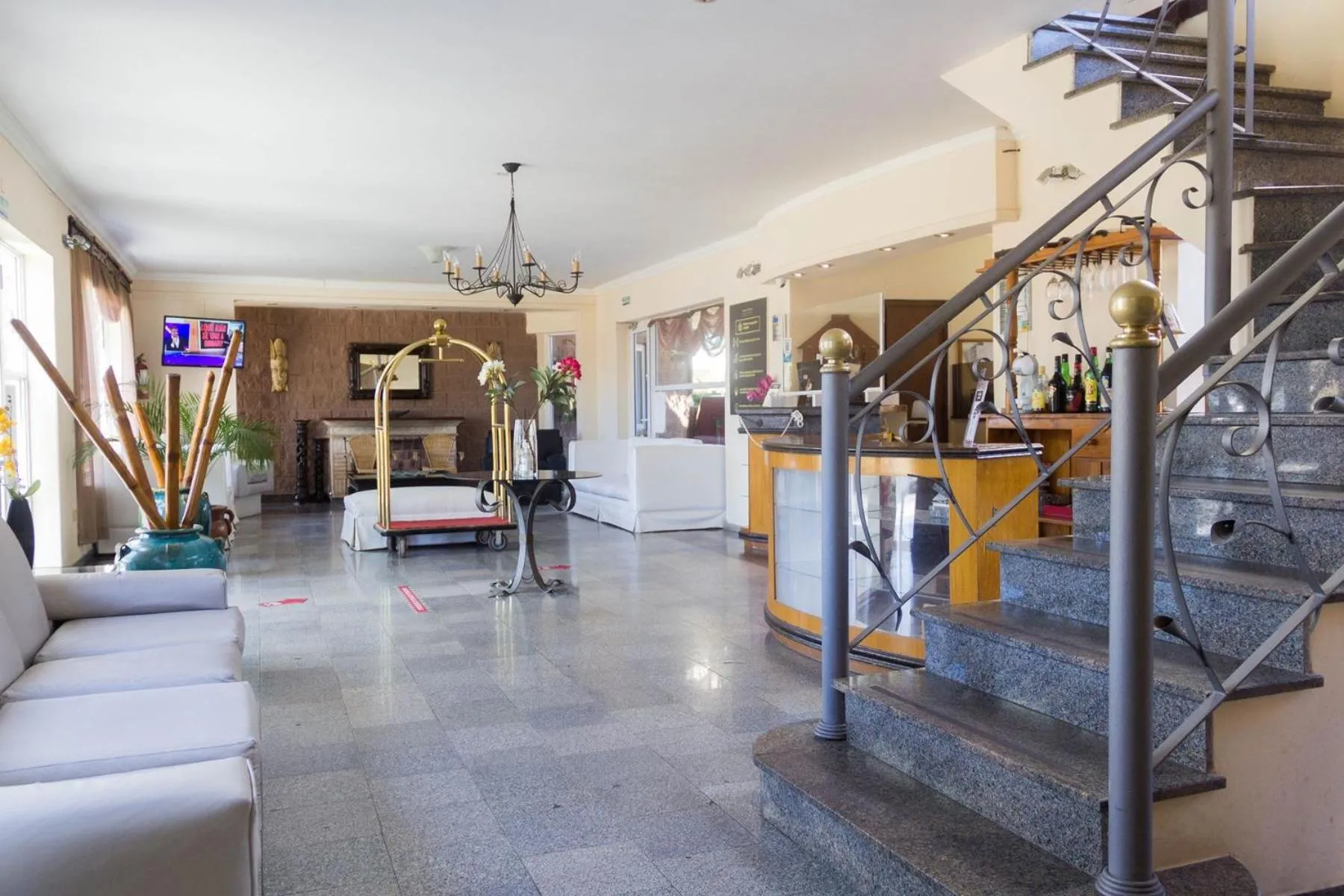 Lobby or reception in Paraiso Termal