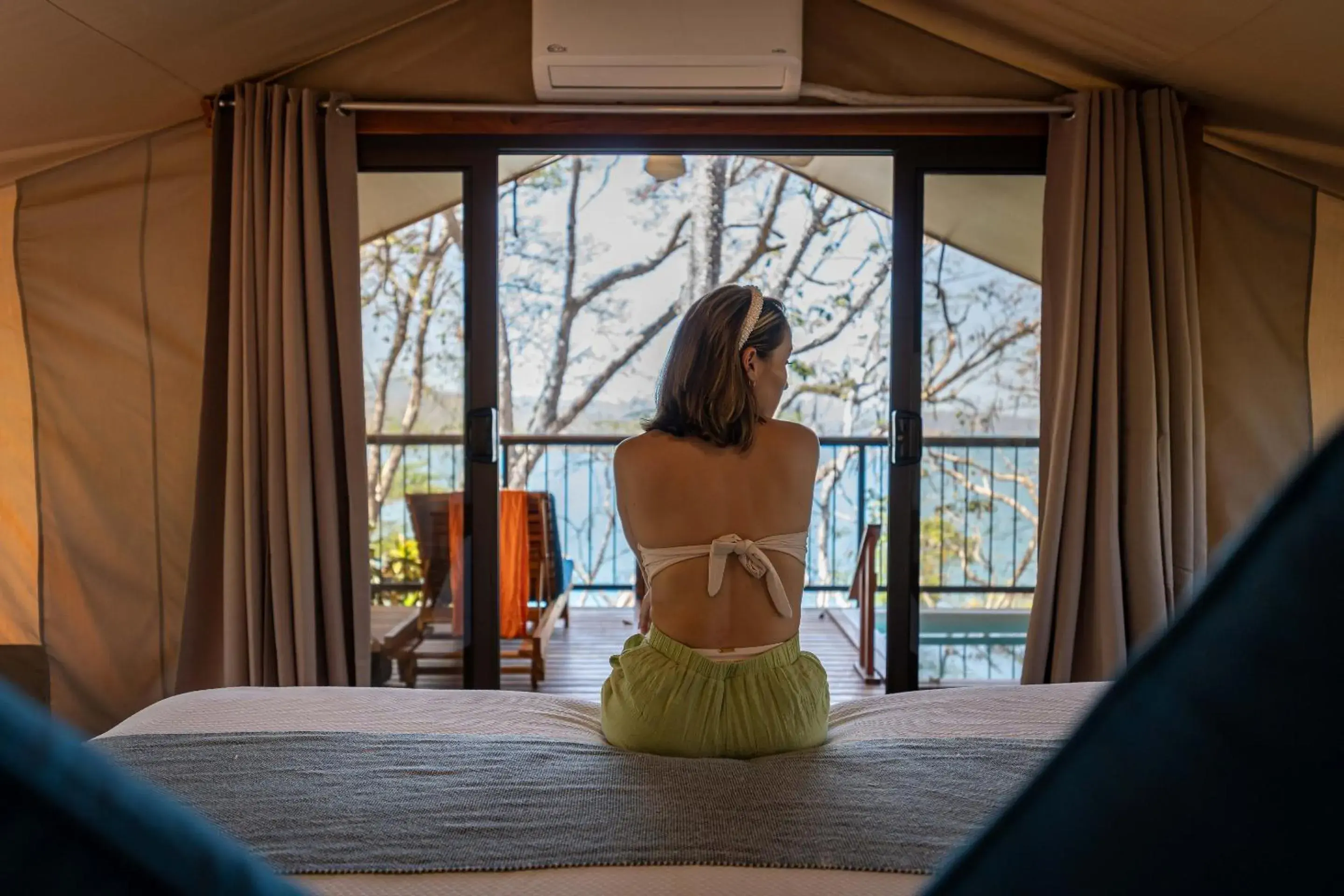 People, Bed in Isla Chiquita Glamping Hotel People, Bed in Isla Chiquita Glamping Hotel