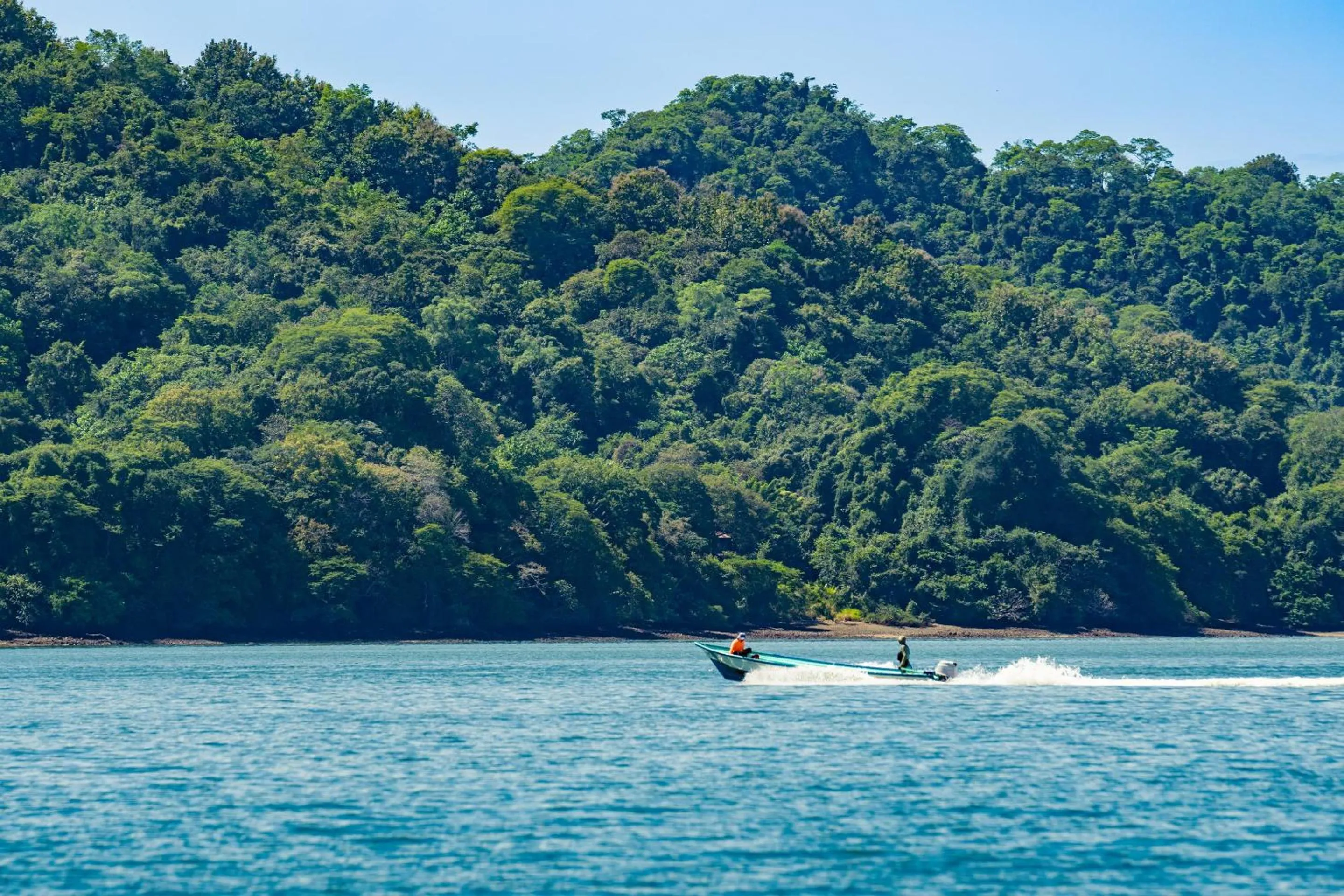 People in Isla Chiquita Glamping Hotel