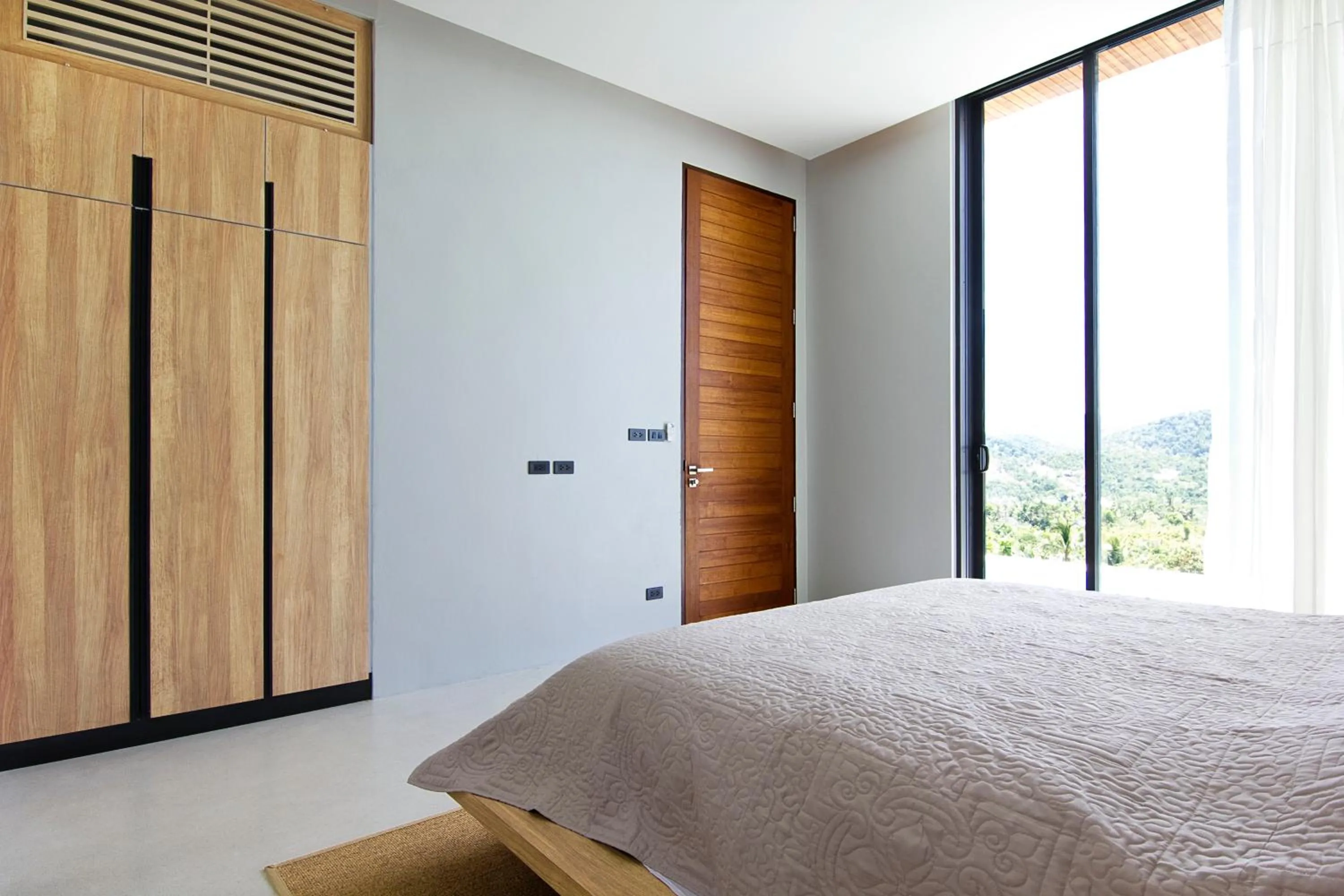 Bed in Luxury Sea and Sunset View 4BR 4BA Pool Villa