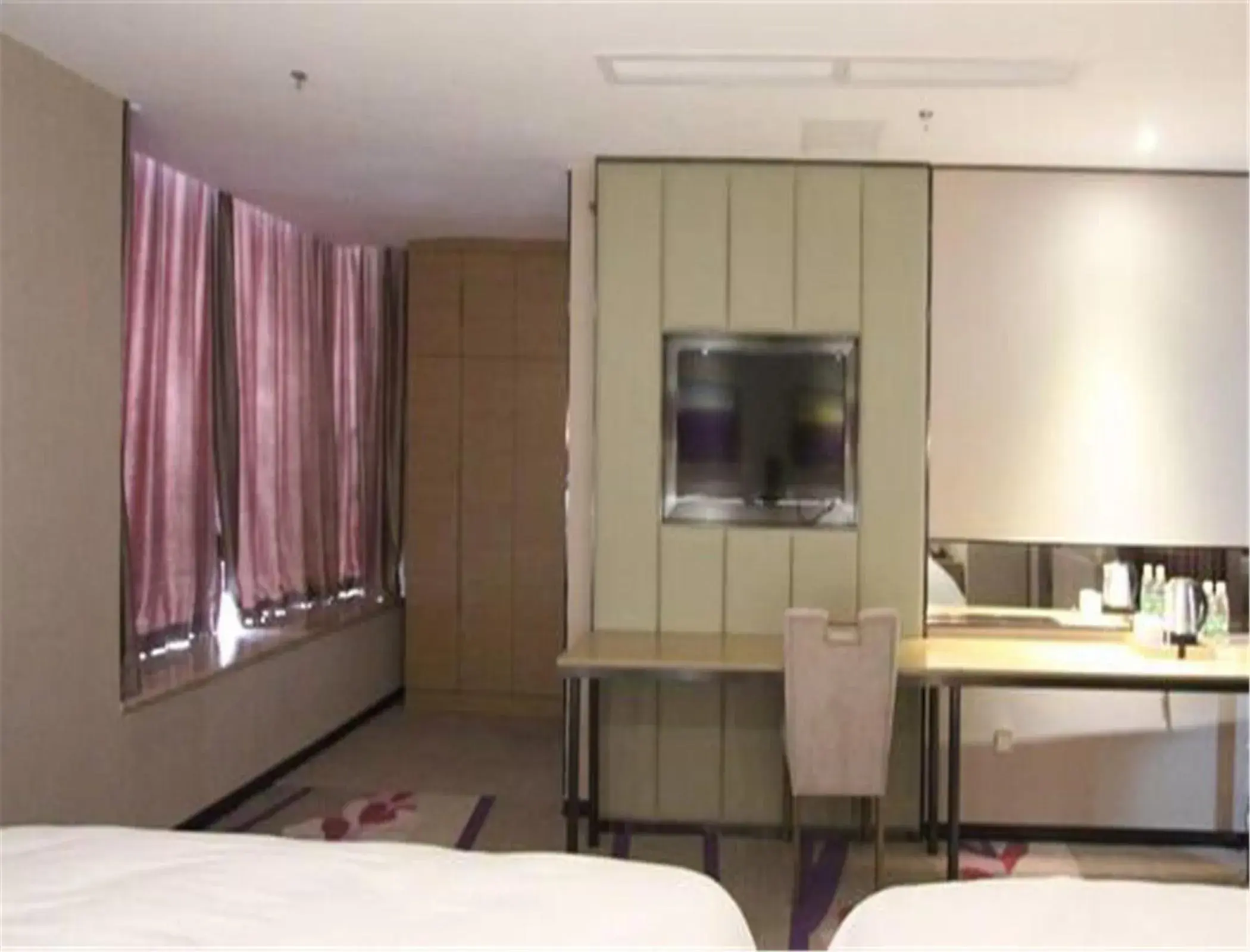 Bed in Foshan Lavande Kuiqi Road Subway Station Bed in Foshan Lavande Kuiqi Road Subway Station