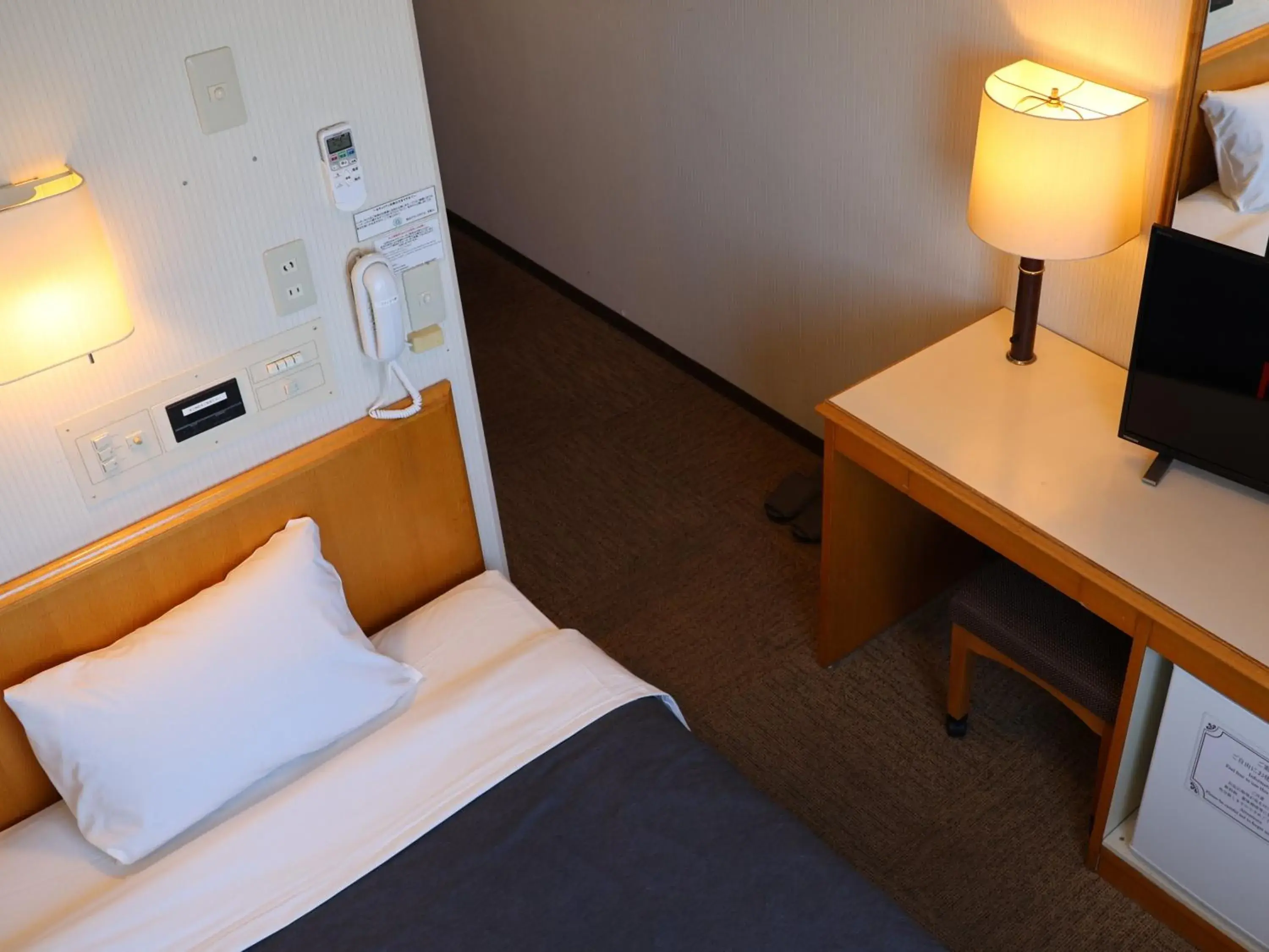 Bedroom, Bed in Sakaide Grand Hotel Bedroom, Bed in Sakaide Grand Hotel