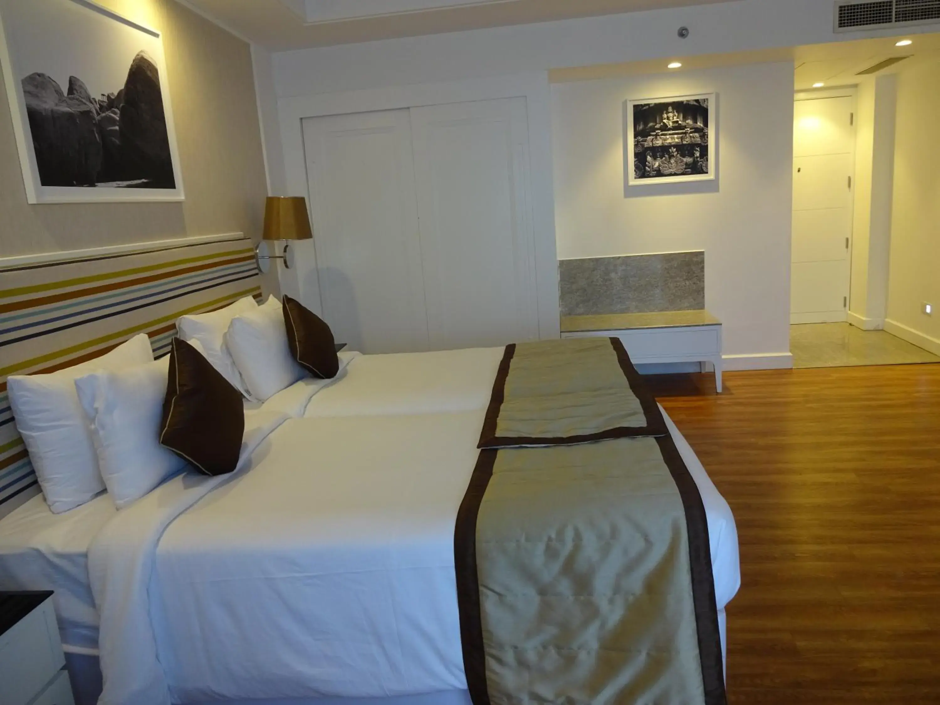 Bed in Amanora The Fern Hotels & Club Bed in Amanora The Fern Hotels & Club