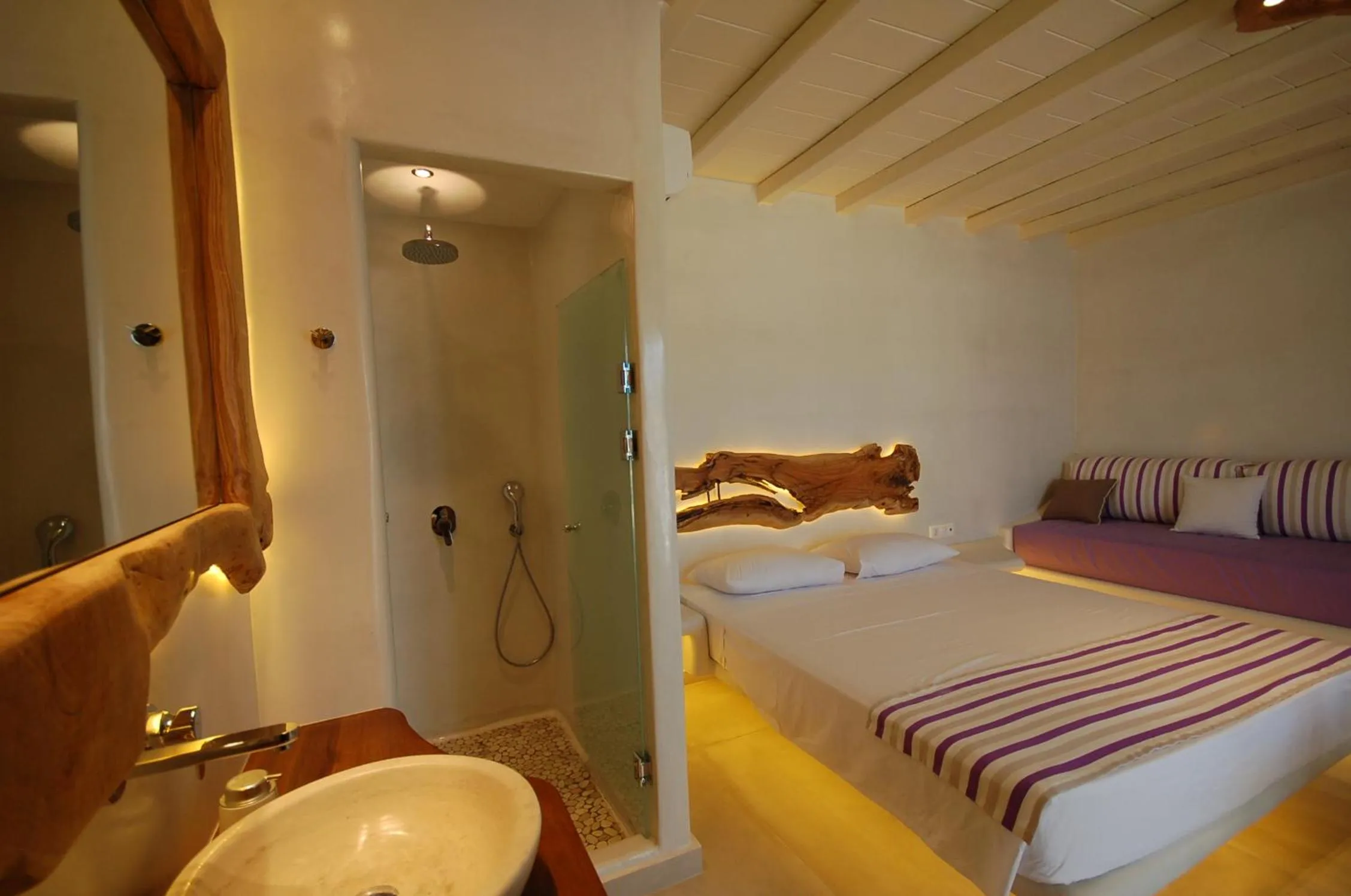 Bedroom, Bed in Eternal Suites