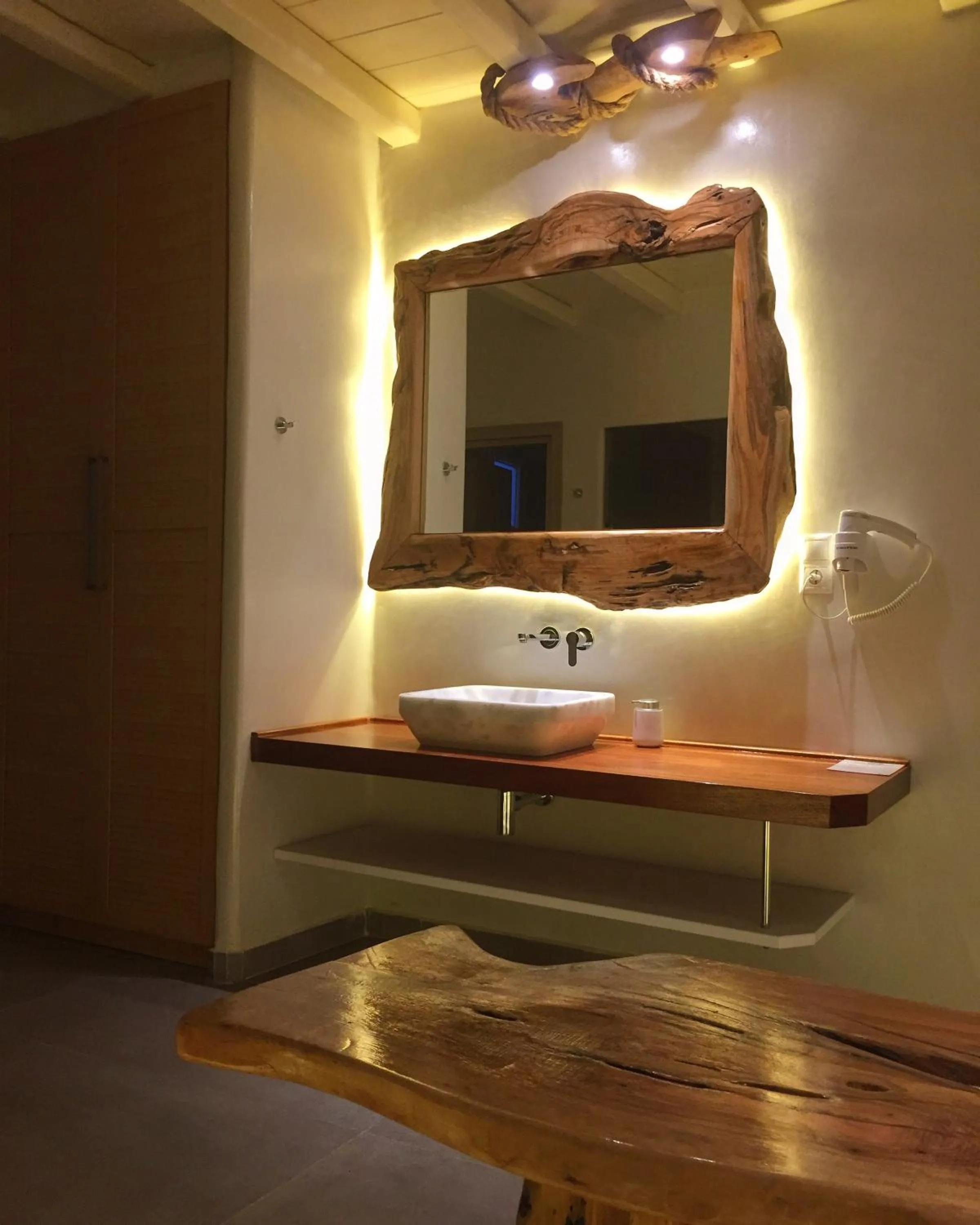 Decorative detail in Eternal Suites