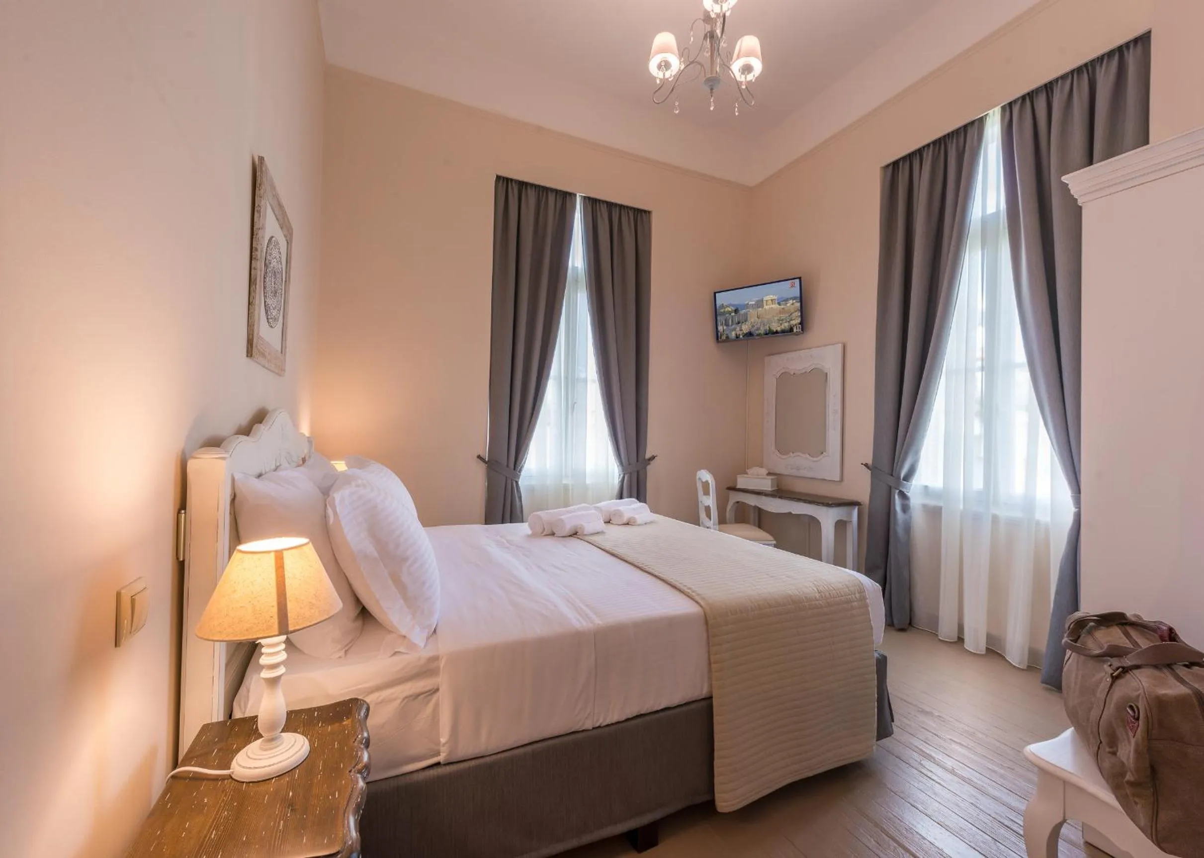 Photo of the whole room, Bed in Palladian Home