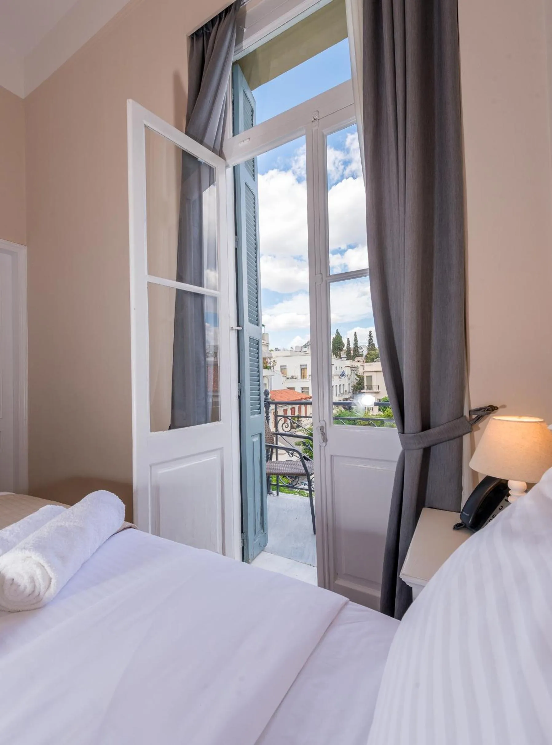 City view, Bed in Palladian Home