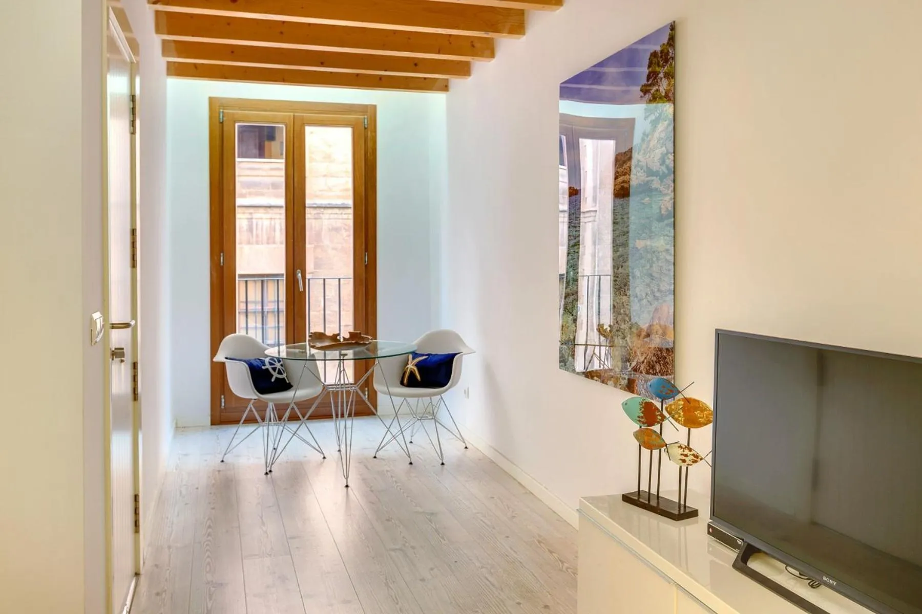 TV and multimedia in Urban Suites Palma - Turismo de Interior by PriorityVillas