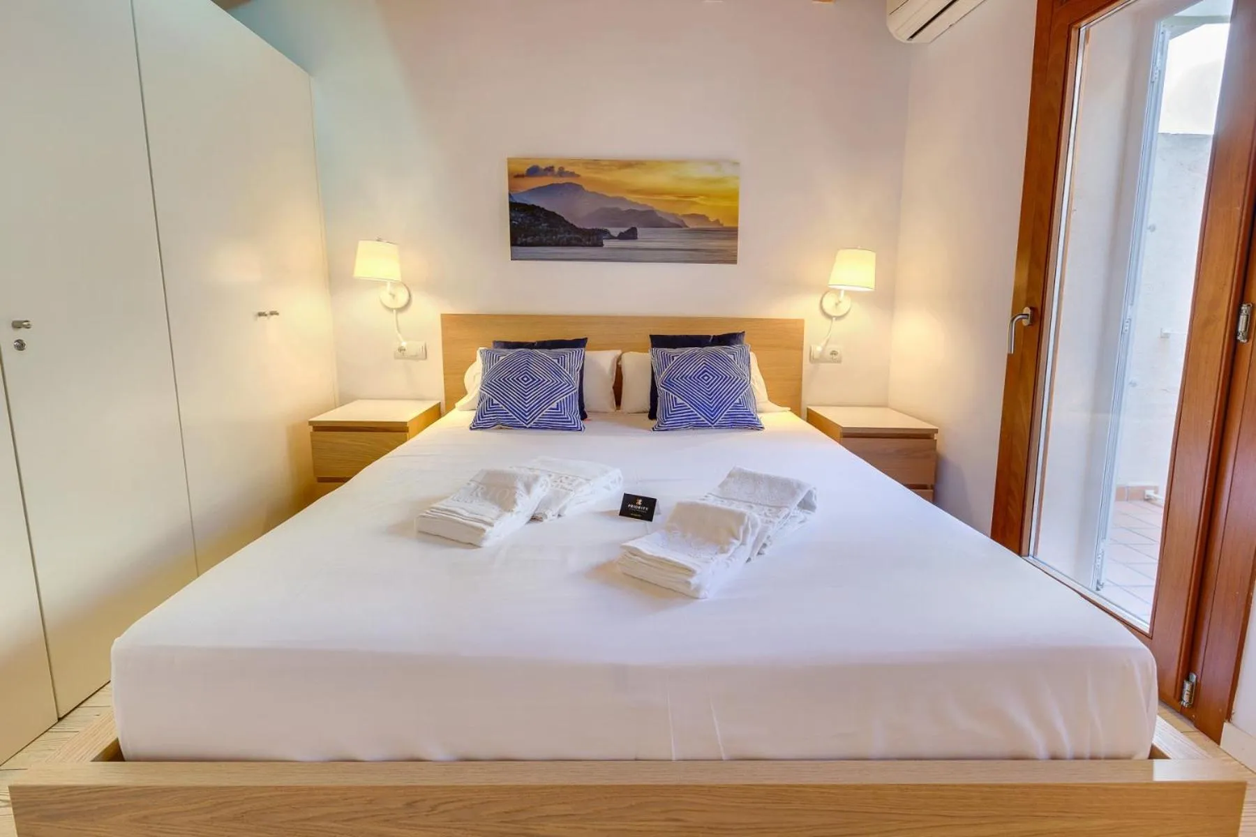 Bed in Urban Suites Palma - Turismo de Interior by PriorityVillas