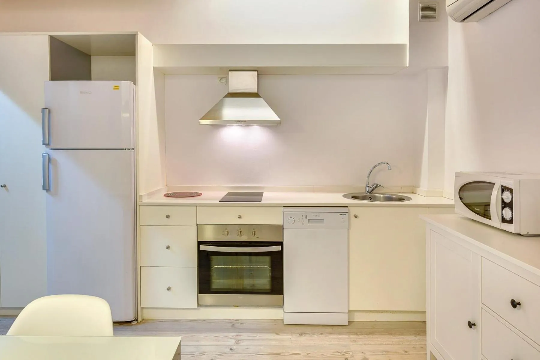 Kitchen or kitchenette in Urban Suites Palma - Turismo de Interior by PriorityVillas