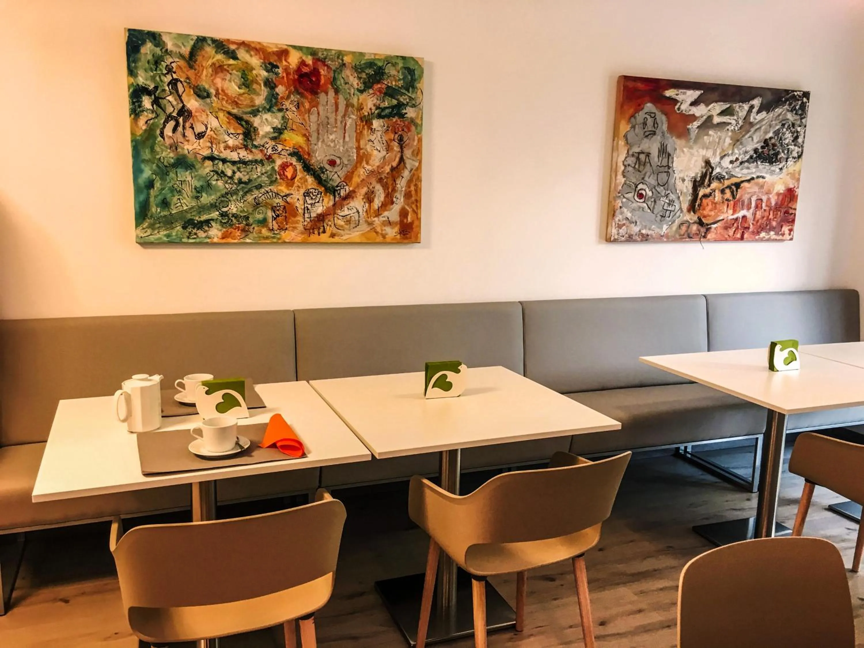 Communal lounge/ TV room in GardaBreak Rooms&Breakfast Holiday Apartments