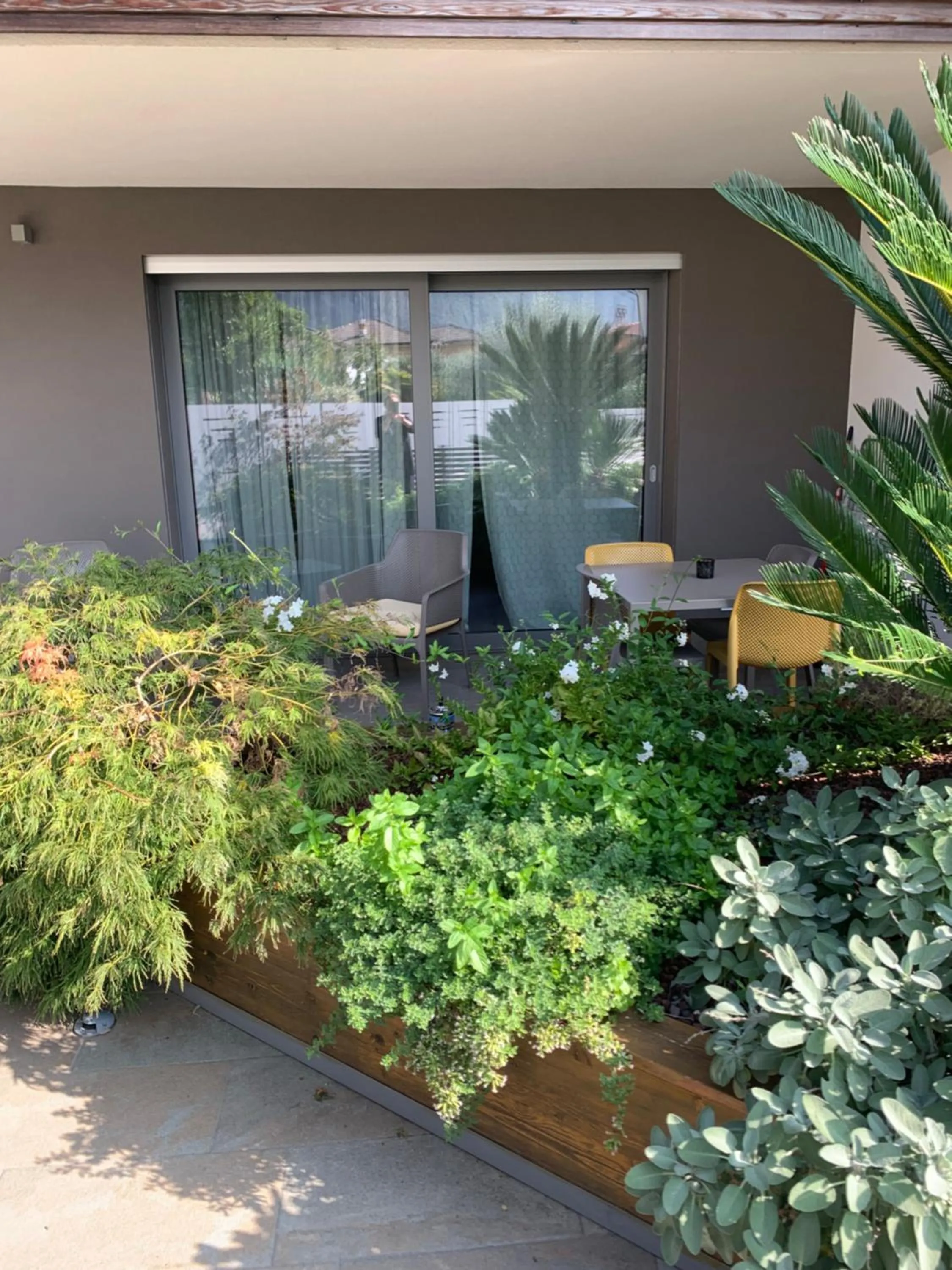 Garden view in GardaBreak Rooms&Breakfast Holiday Apartments