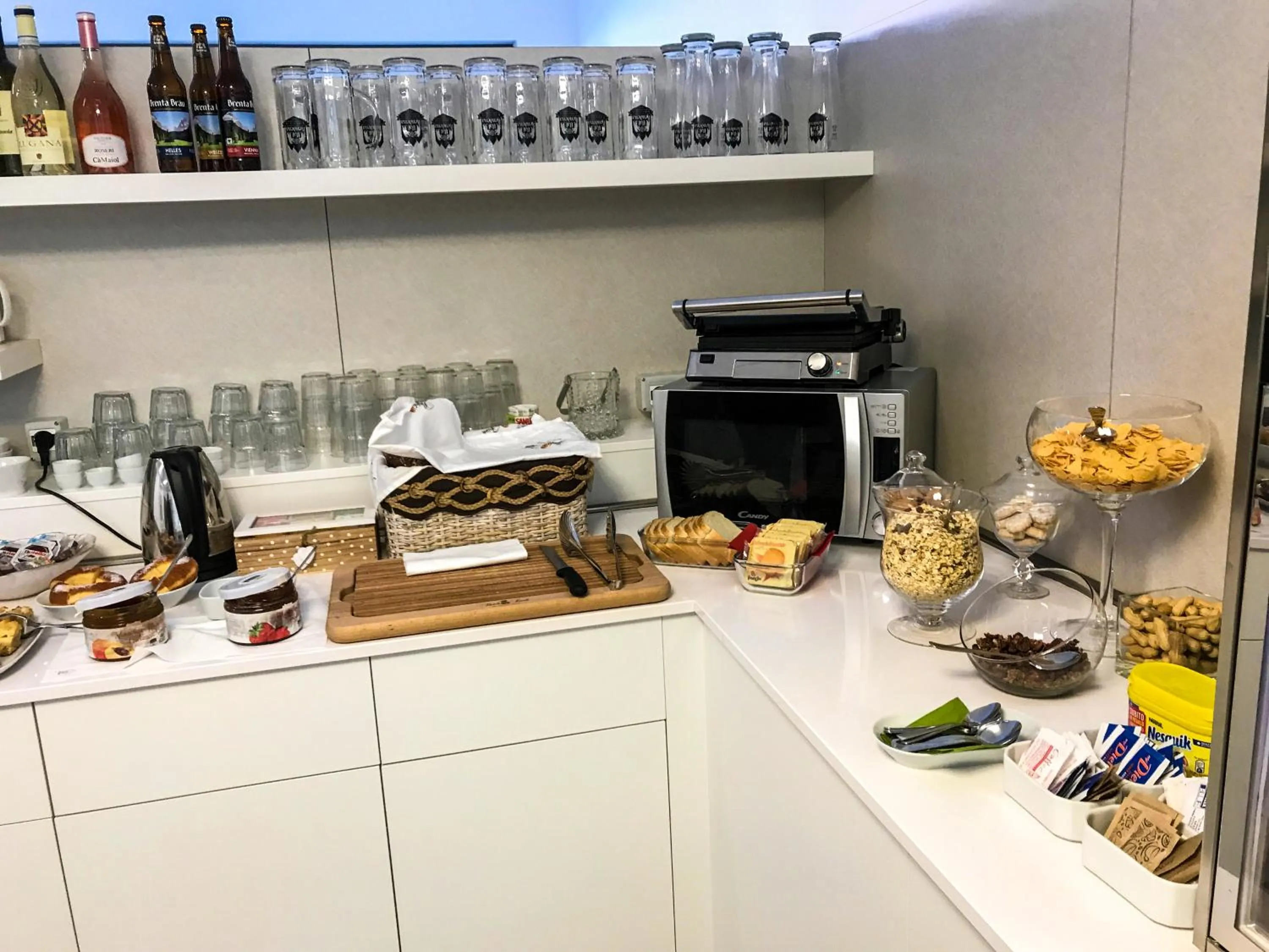 English/Irish breakfast in GardaBreak Rooms&Breakfast Holiday Apartments