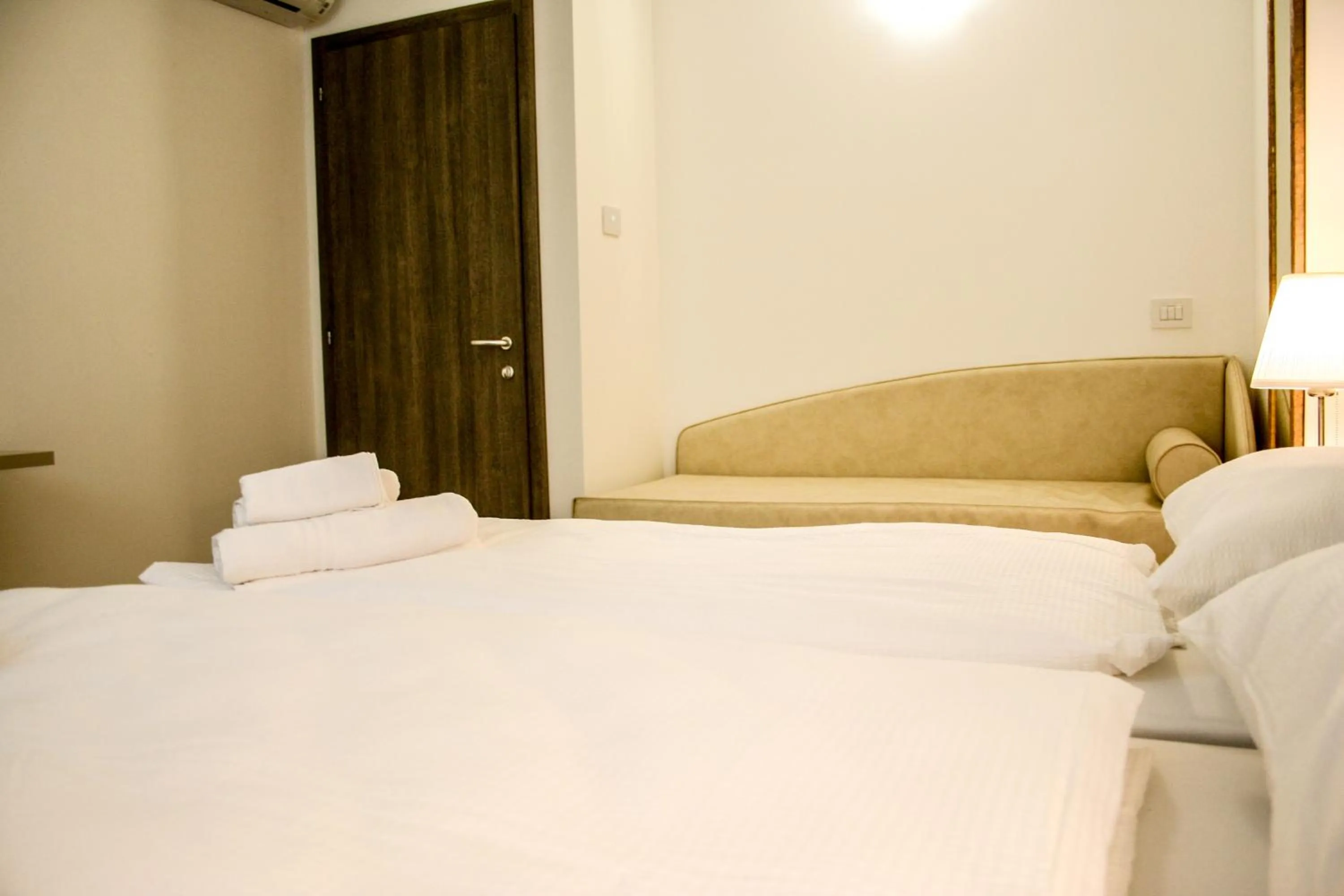 Bedroom, Bed in GardaBreak Rooms&Breakfast Holiday Apartments