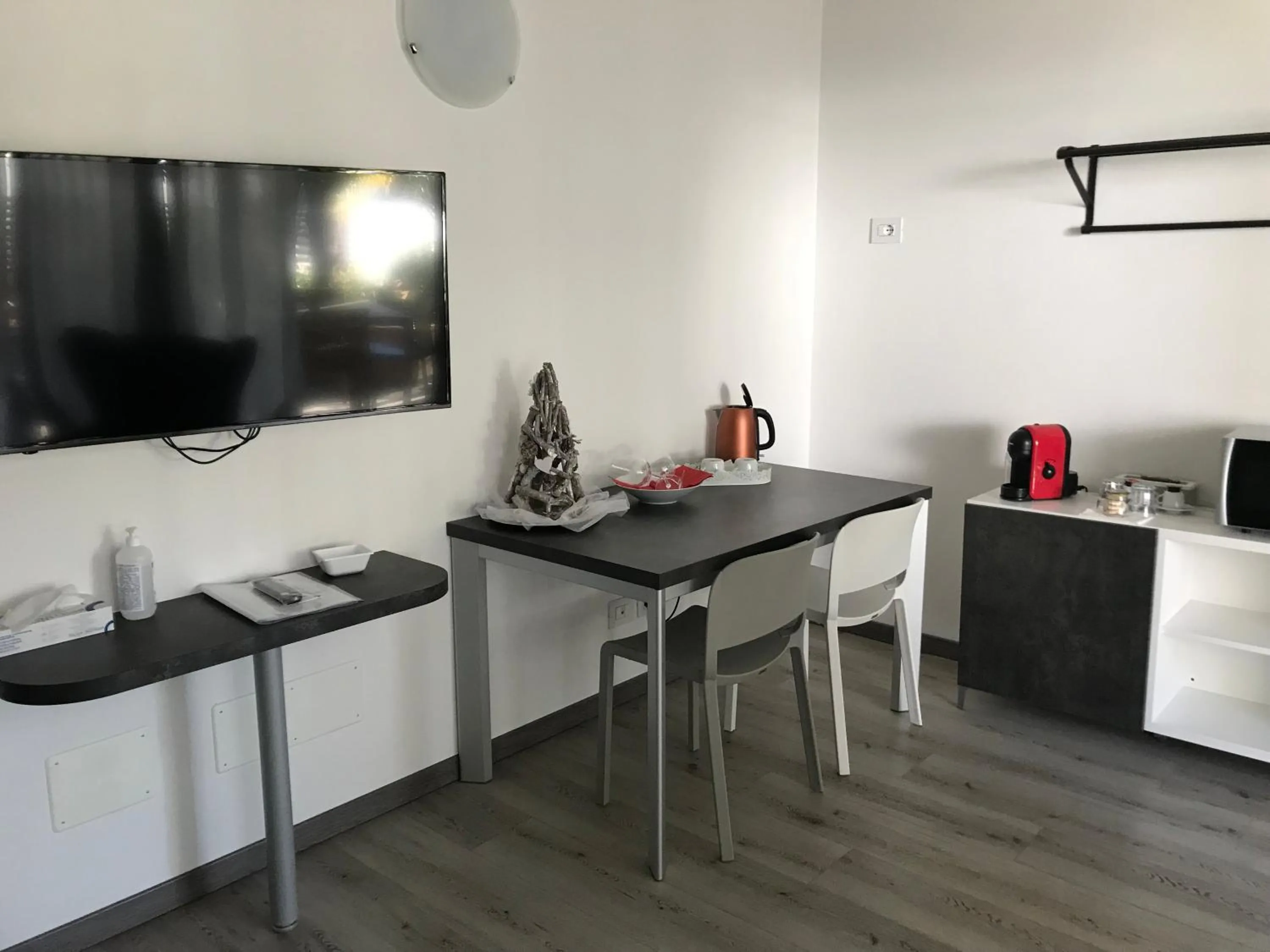 Seating area in GardaBreak Rooms&Breakfast Holiday Apartments