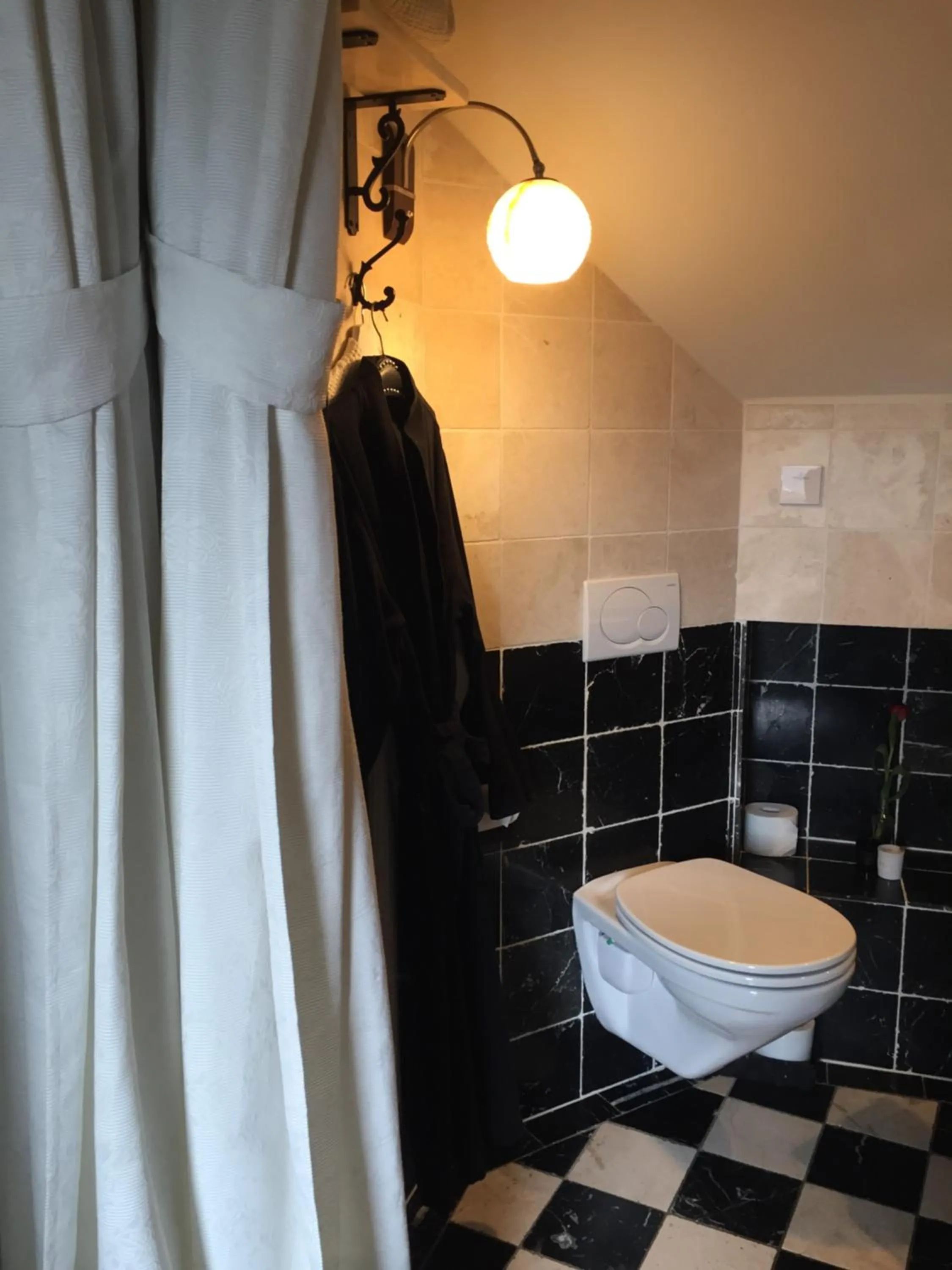 Bathroom in Artagnan