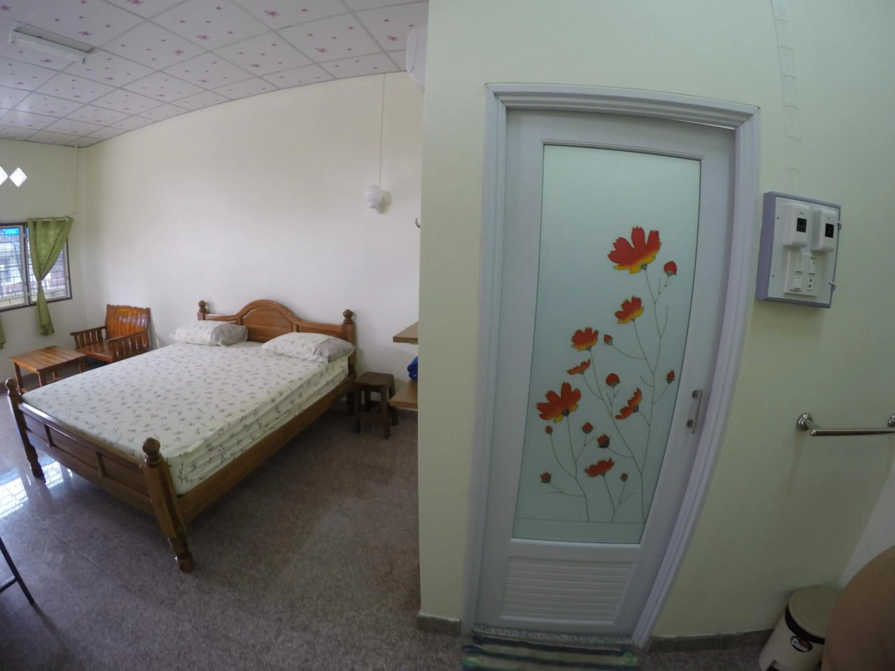 Photo of the whole room, Bed in PuengLuang Hotel