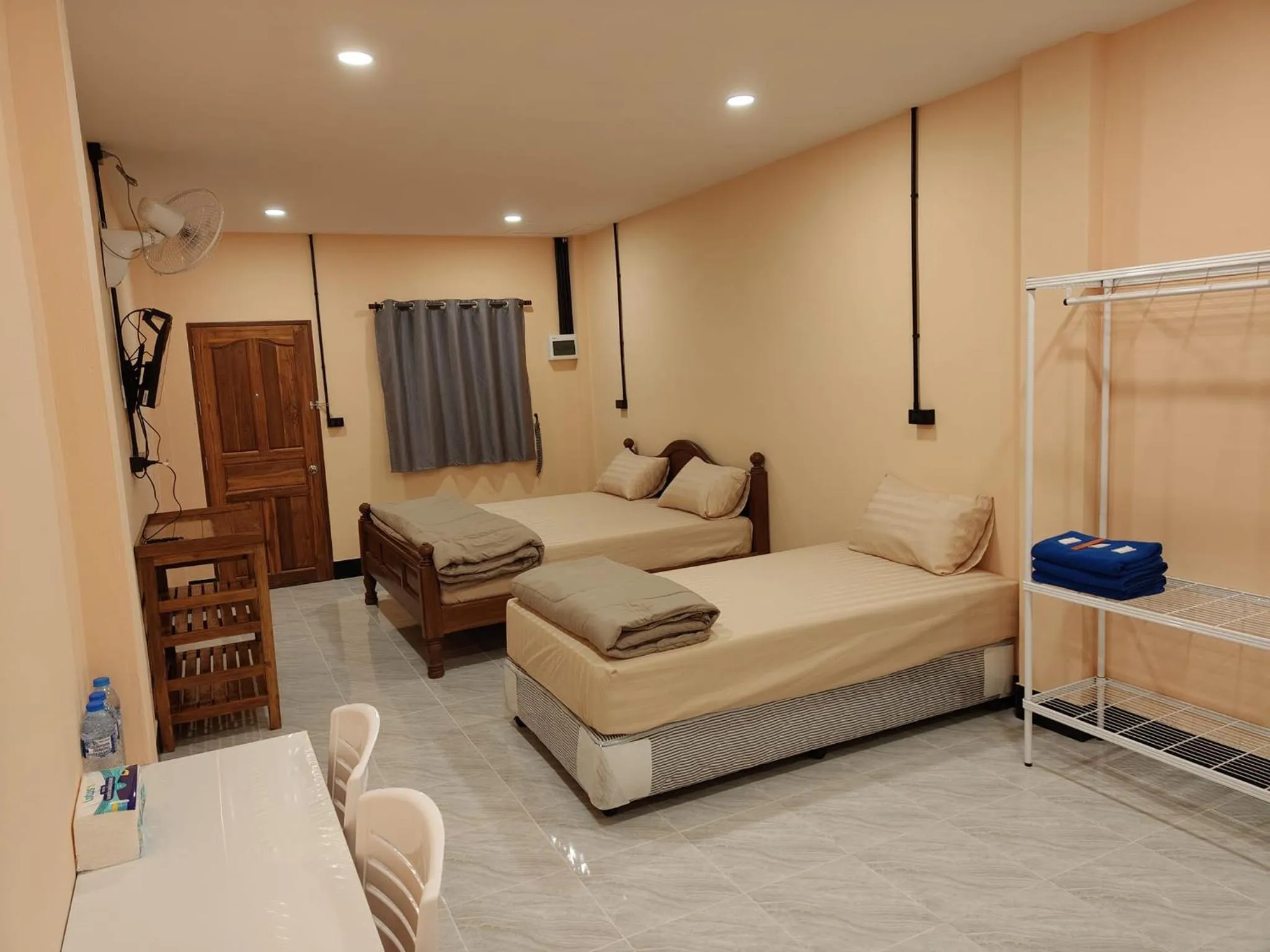 Bedroom, Bed in PuengLuang Hotel