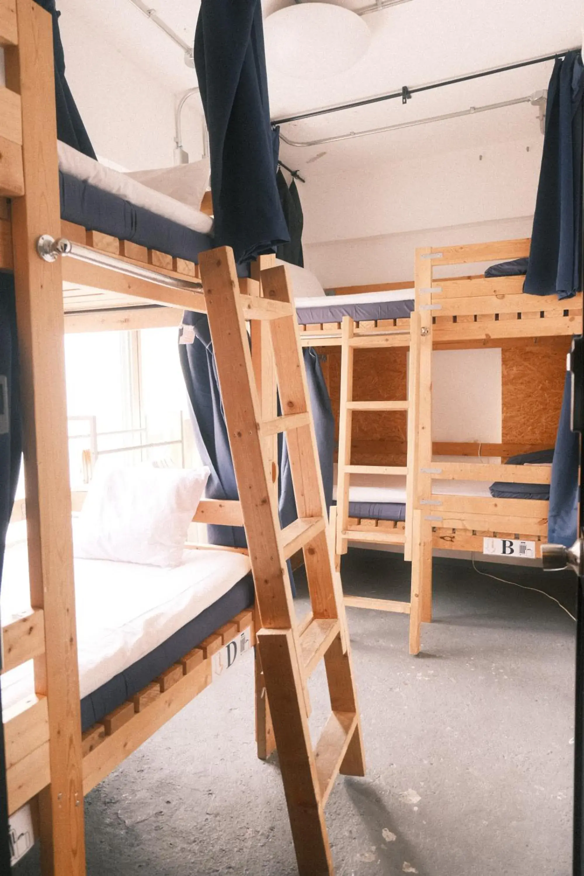 Bunk Bed in 10-Bed Mixed Dormitory Room in Little Japan Bunk Bed in 10-Bed Mixed Dormitory Room in Little Japan