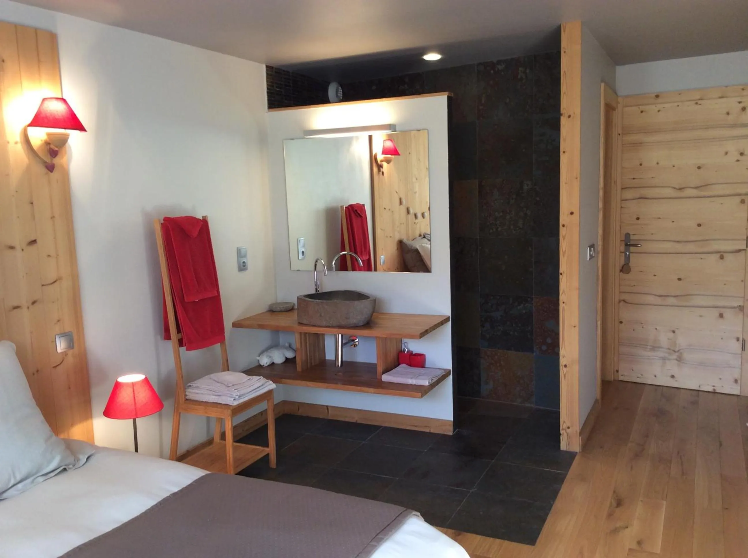 Bathroom, Bed in Au Charnet