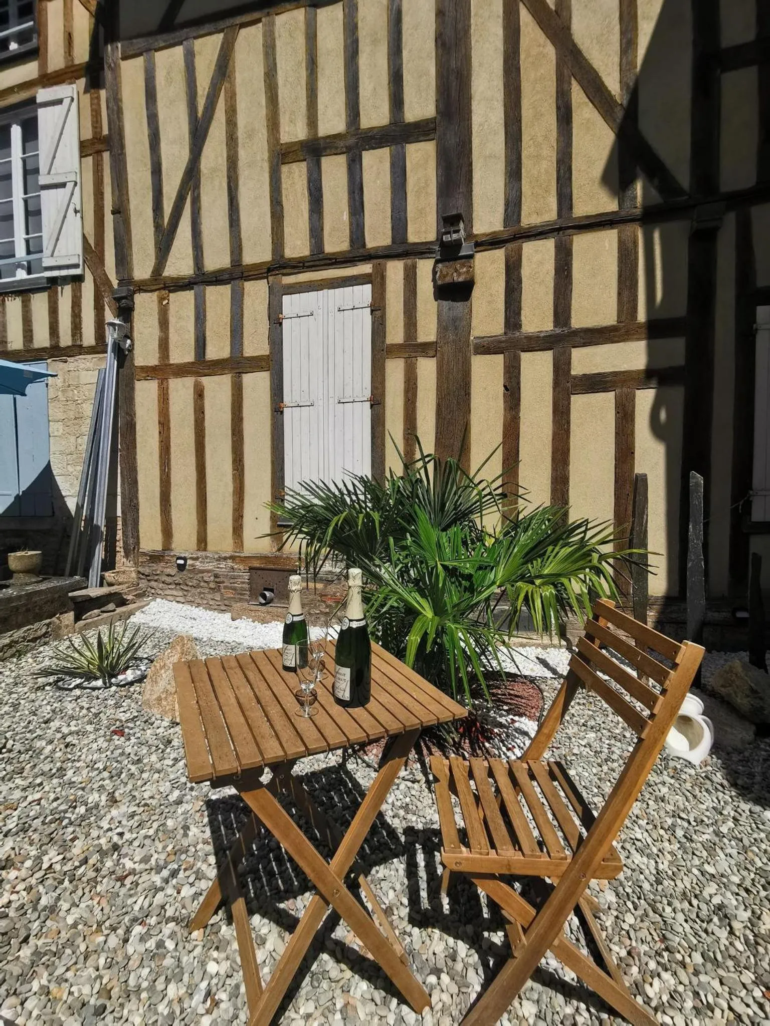 Property building in L'Oiseau De La Cathédrale - Calme - Jardin - Wifi