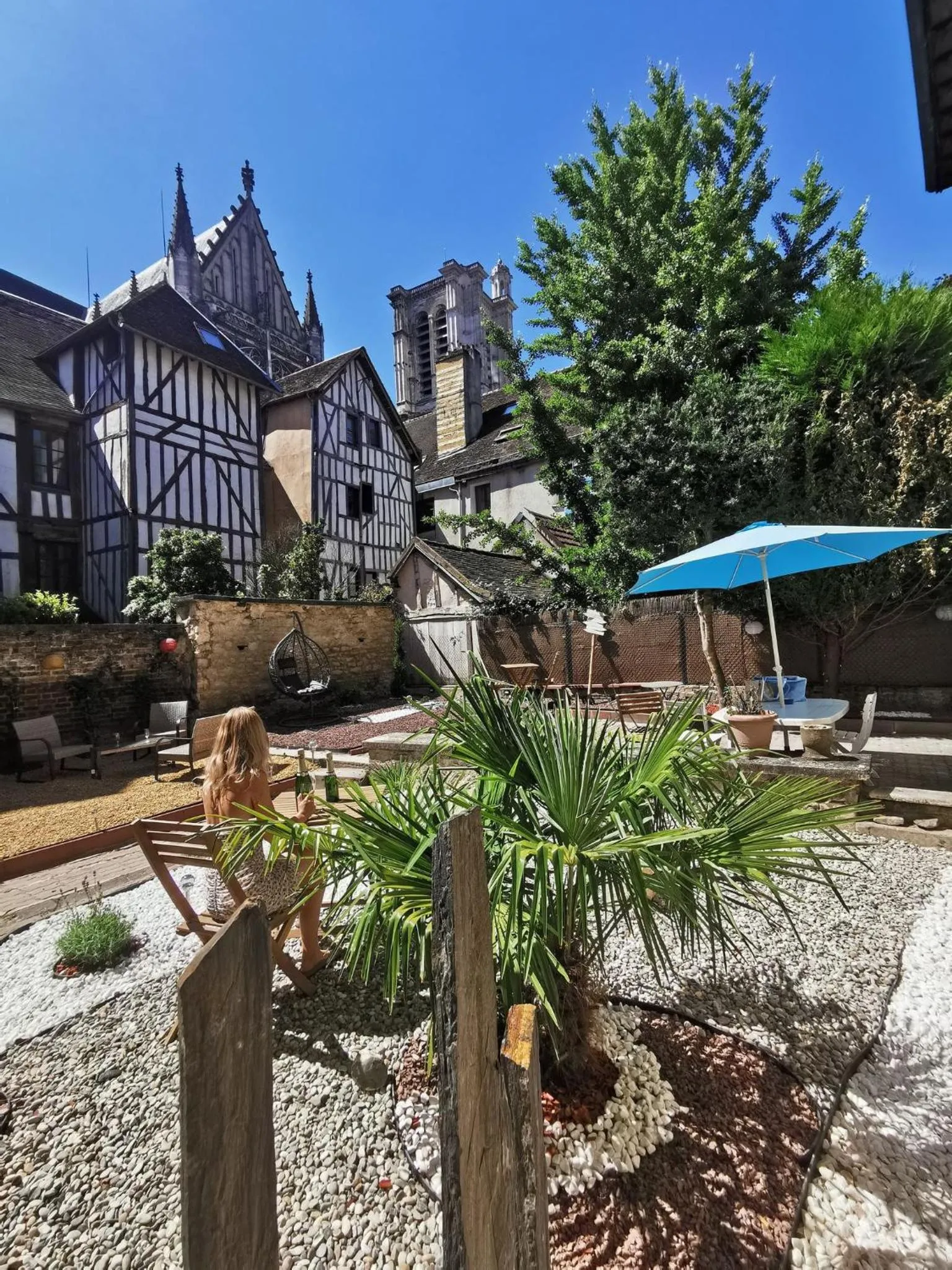 Spring in L'Oiseau De La Cathédrale - Calme - Jardin - Wifi