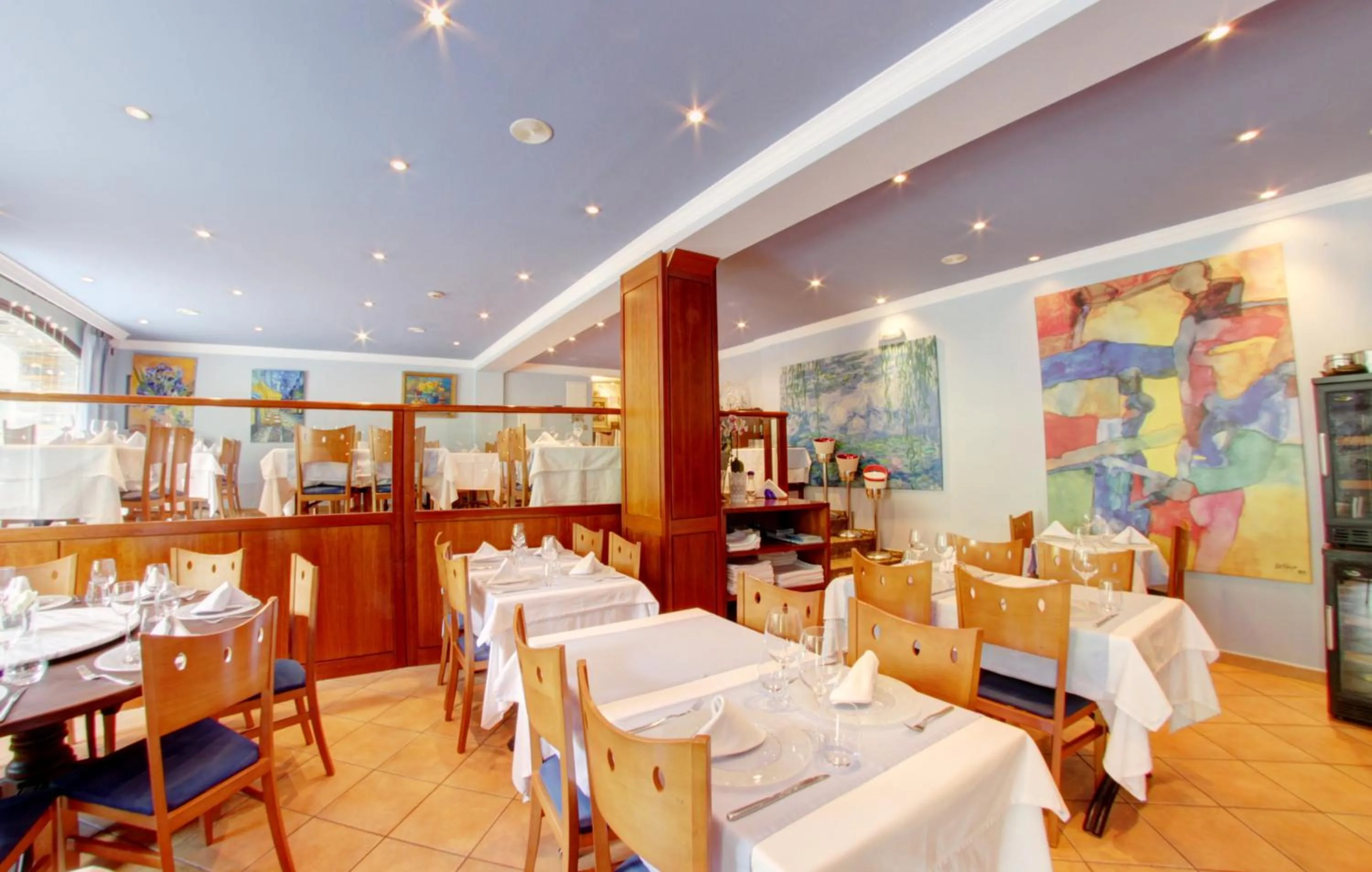 Restaurant/places to eat in Hotel Montané