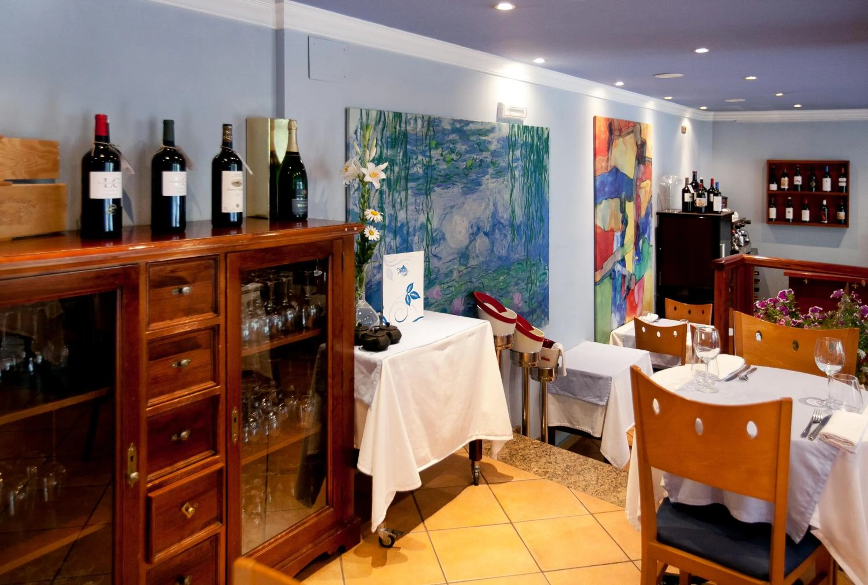 Restaurant/places to eat in Hotel Montané