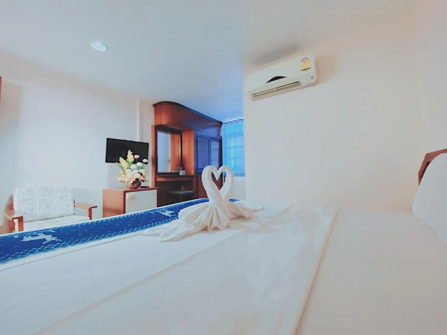 air conditioner, Bed in Imperial Sakon Hotel