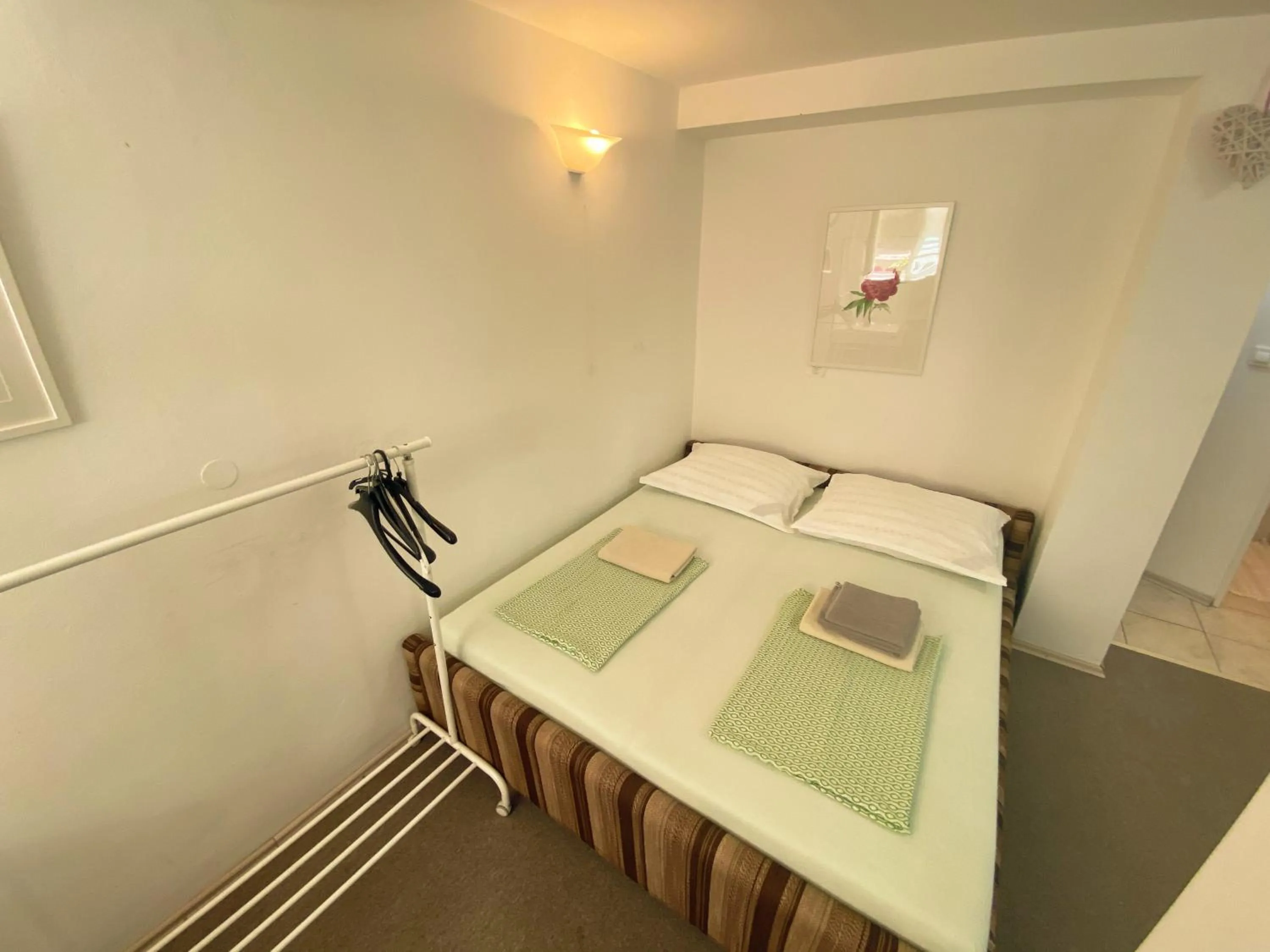 Bed in Family Guesthouse GreenSLO