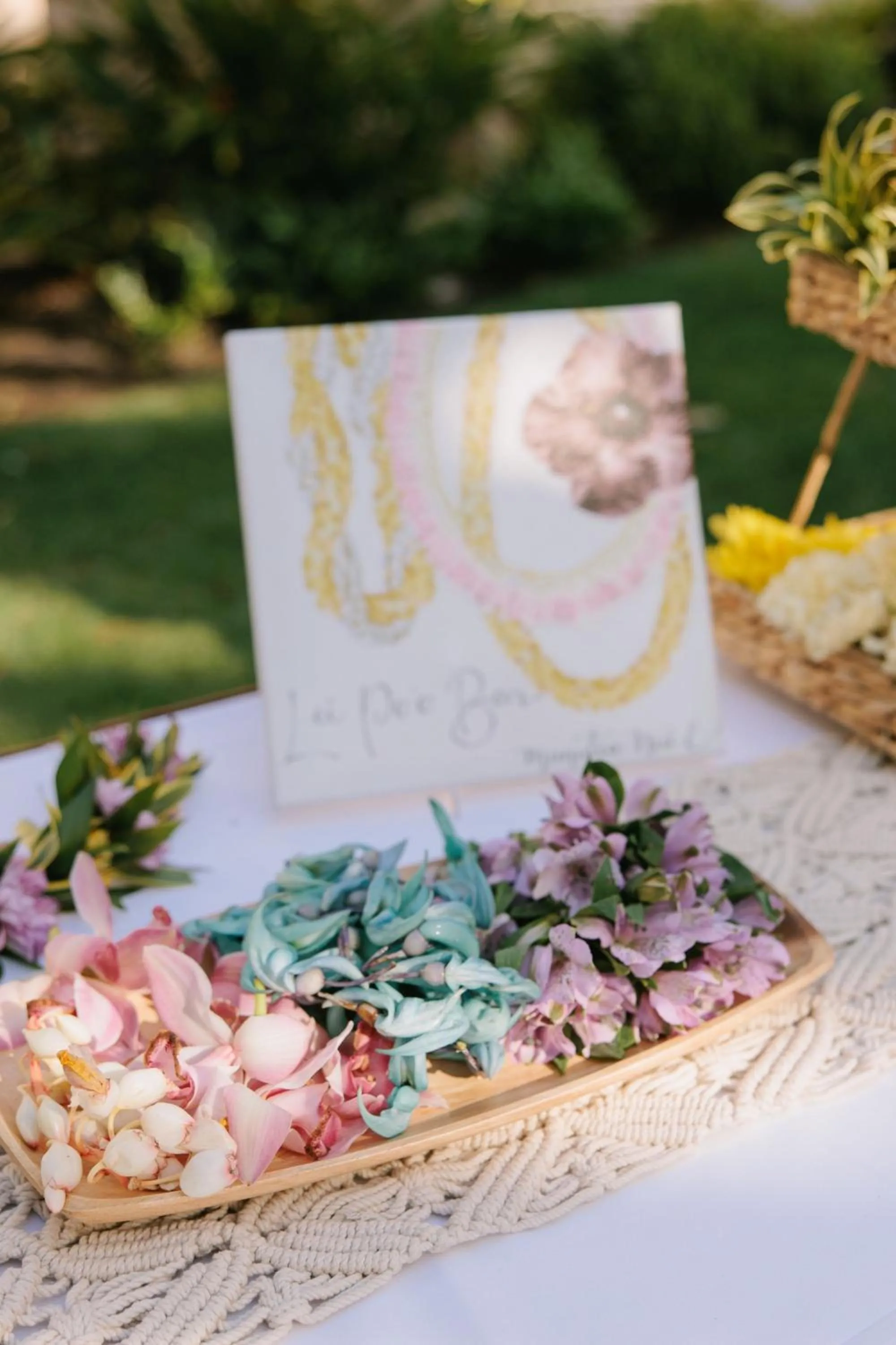 Lounge or bar in The Ritz-Carlton Maui, Kapalua