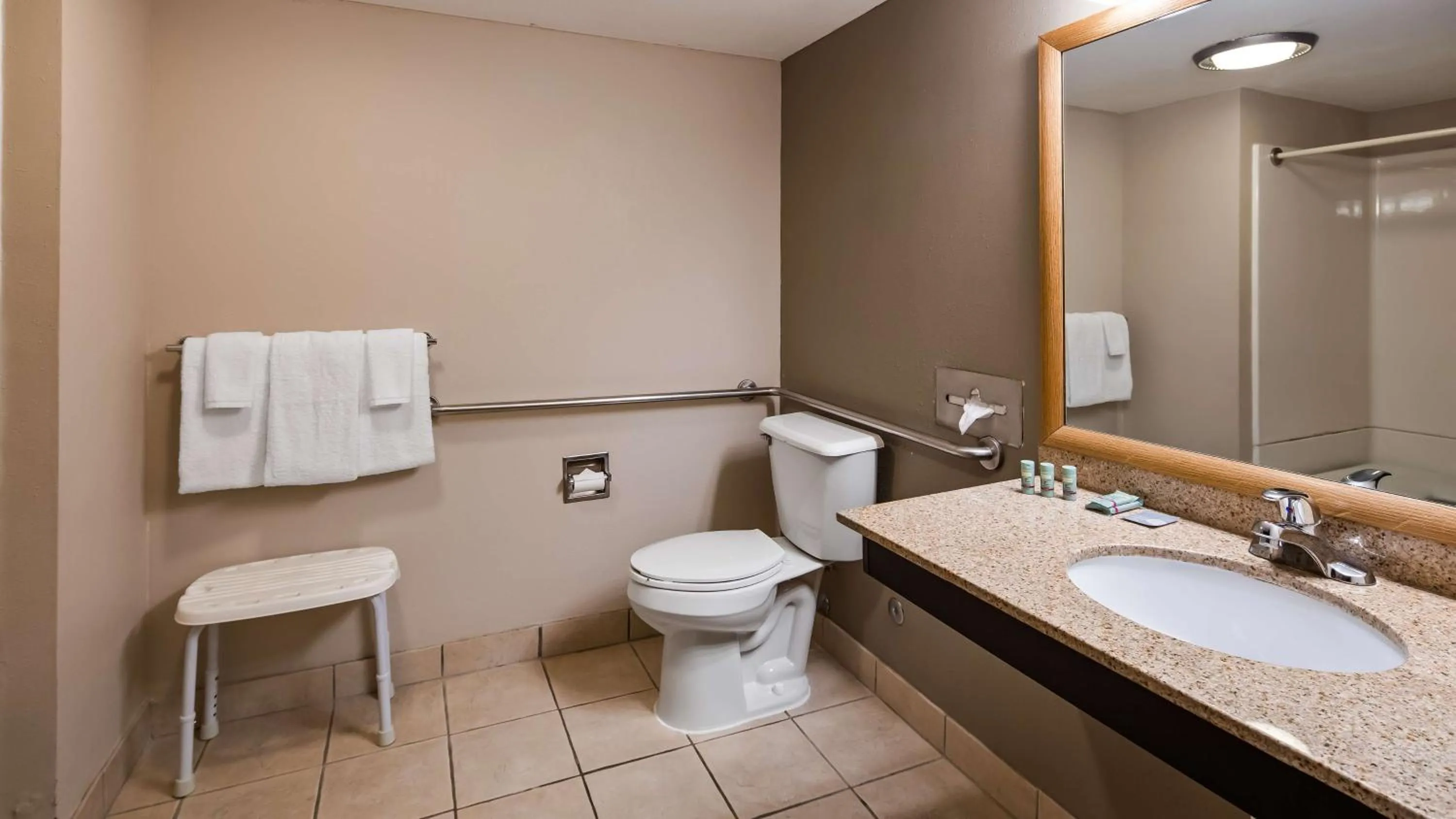 Photo of the whole room in Best Western Ramkota Hotel Aberdeen