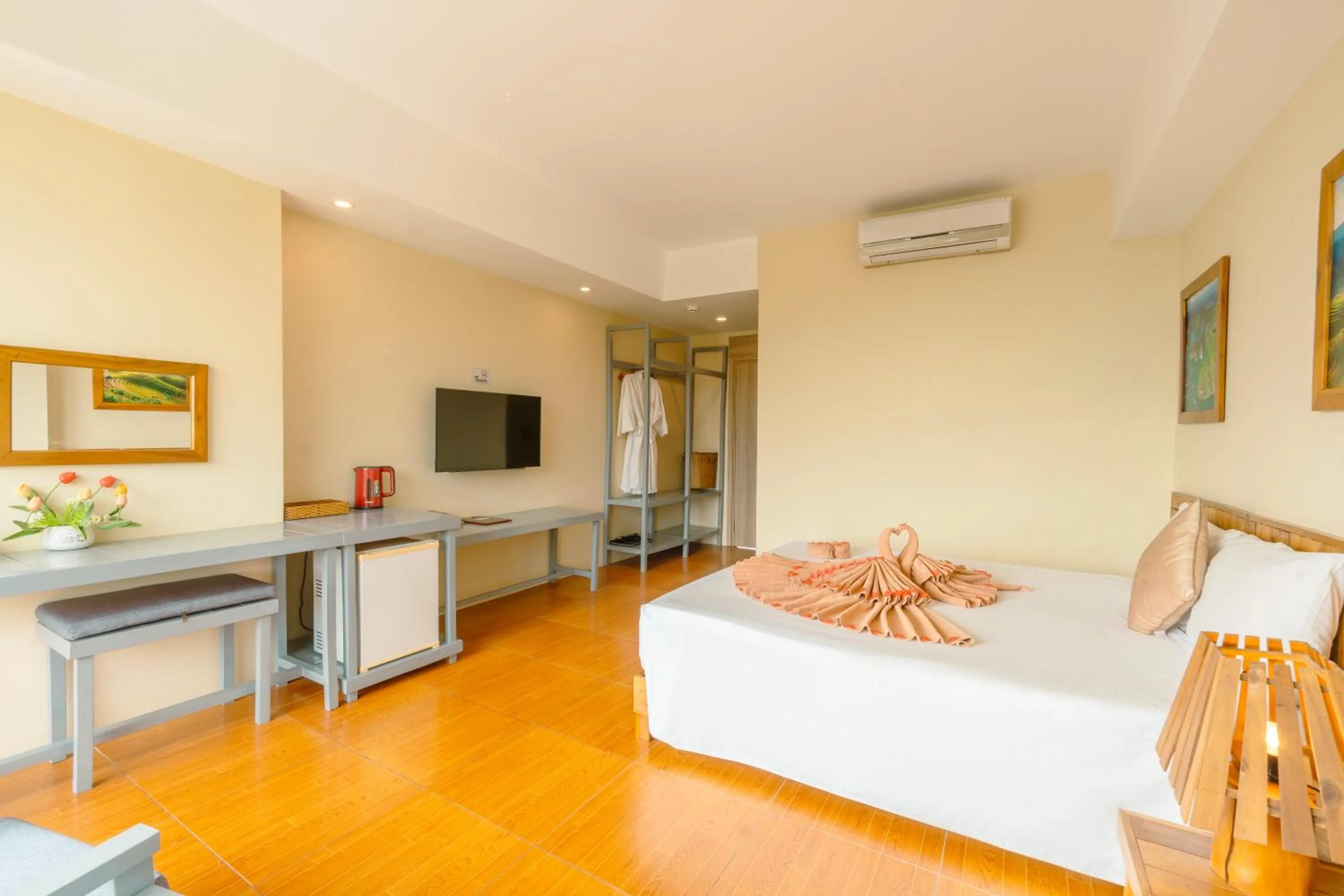 TV and multimedia, Bed in Golden Daisy Hotel Phu Quoc