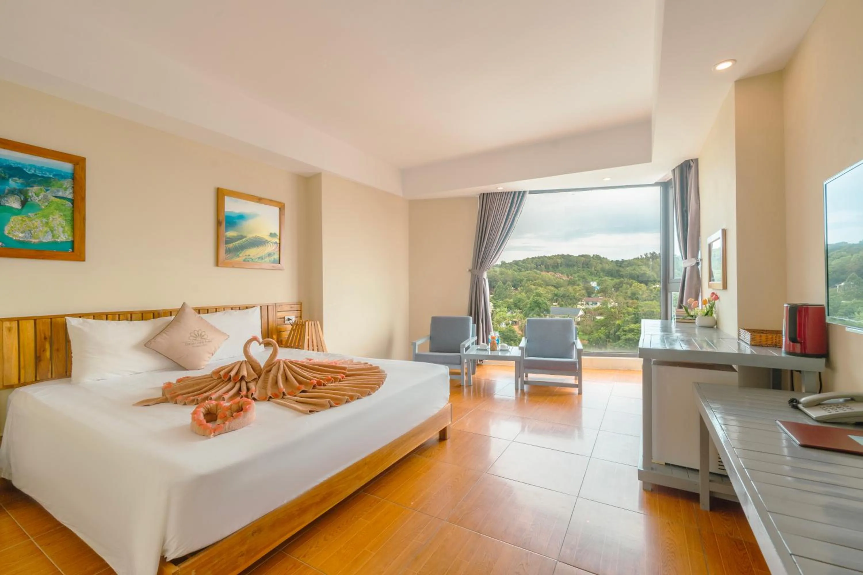 Bedroom, Bed in Golden Daisy Hotel Phu Quoc