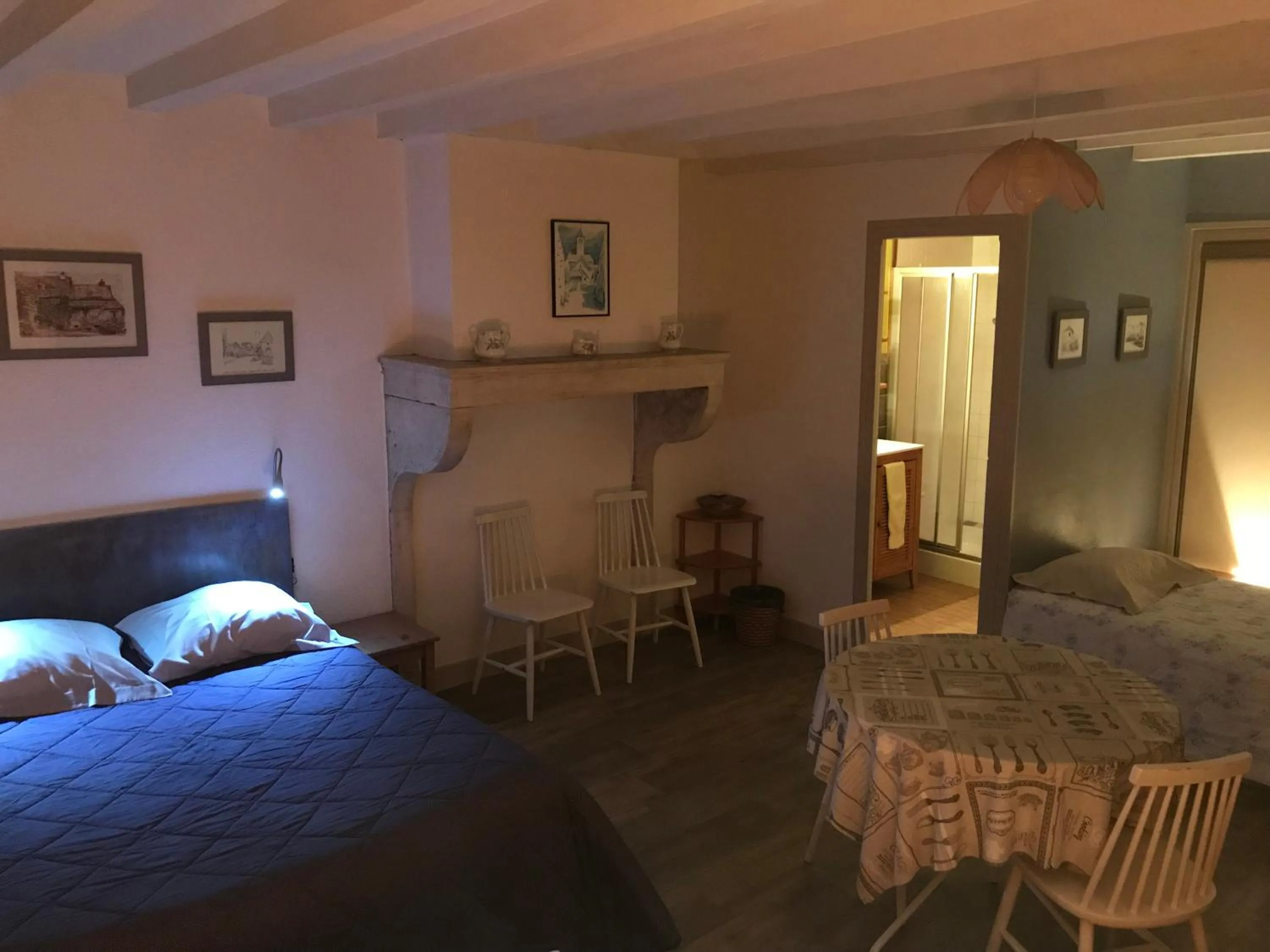 Shower in Chez Sylvie et Thierry