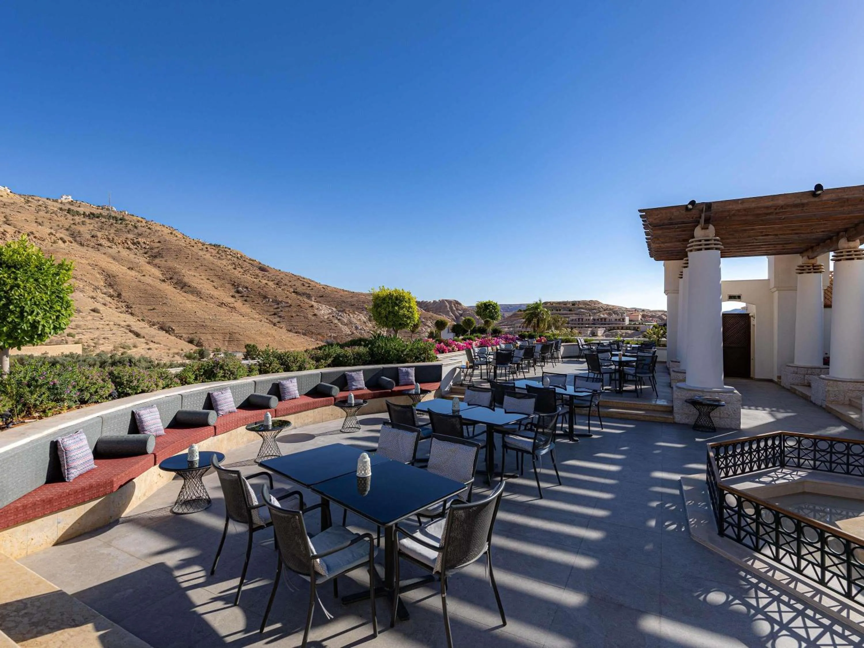 Restaurant/places to eat in Mövenpick Resort Petra