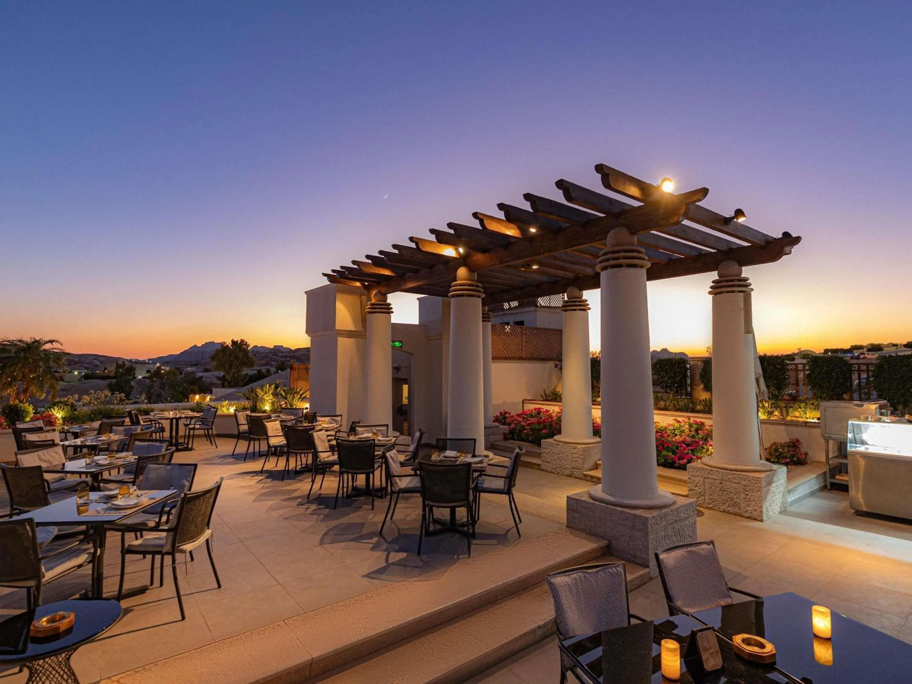 Restaurant/places to eat in Mövenpick Resort Petra